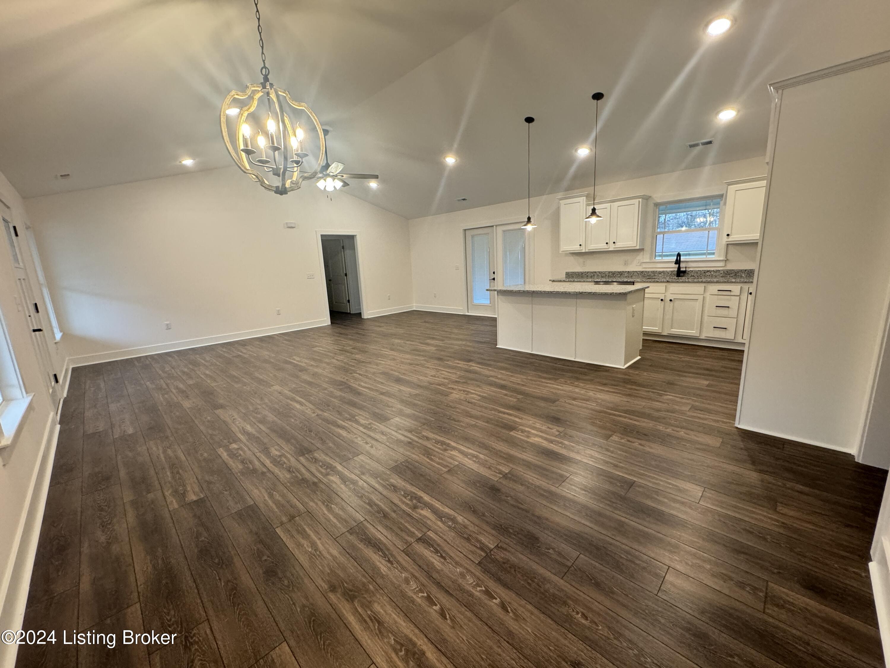2710 Edgewood Dr