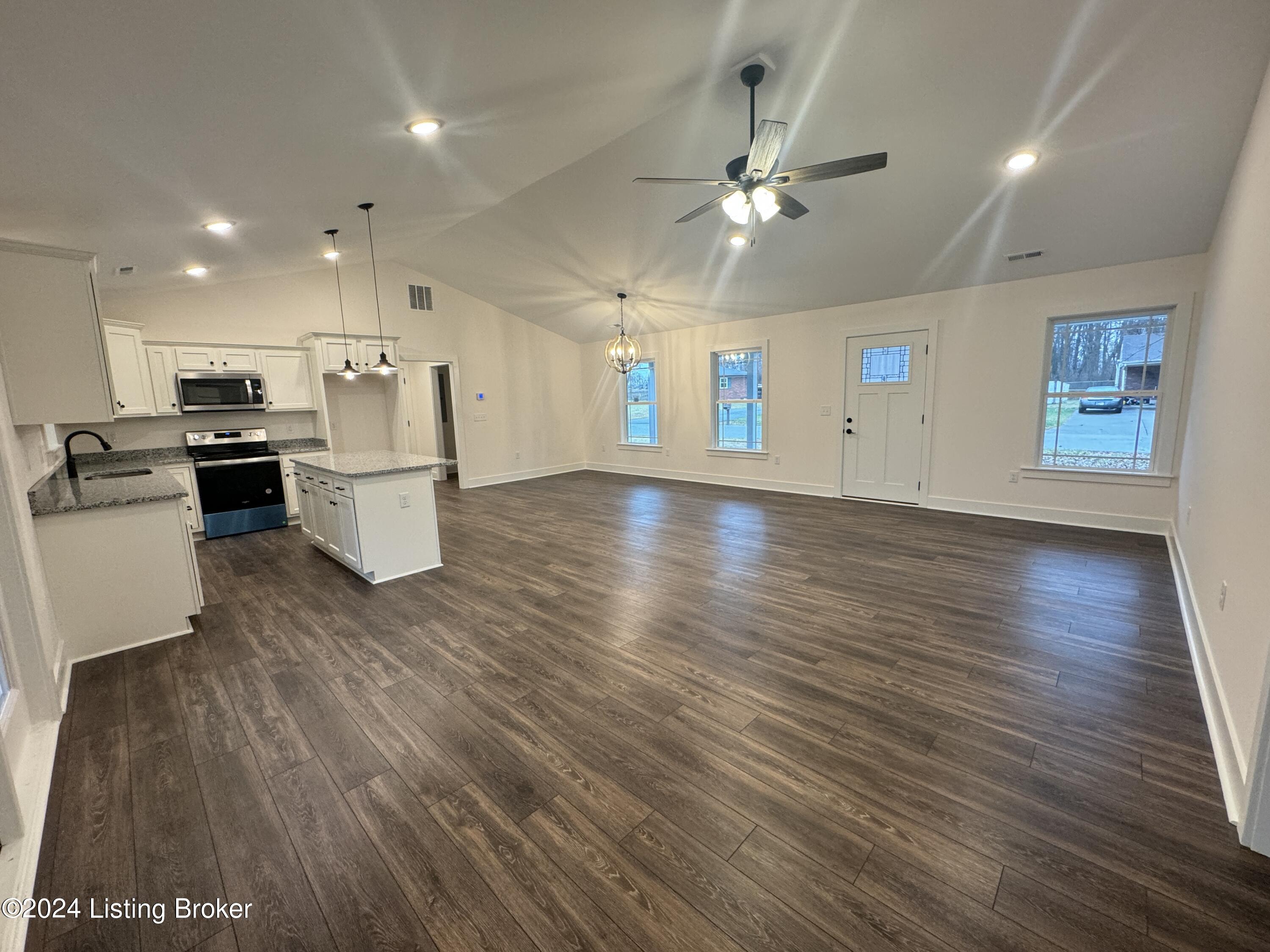 2710 Edgewood Dr
