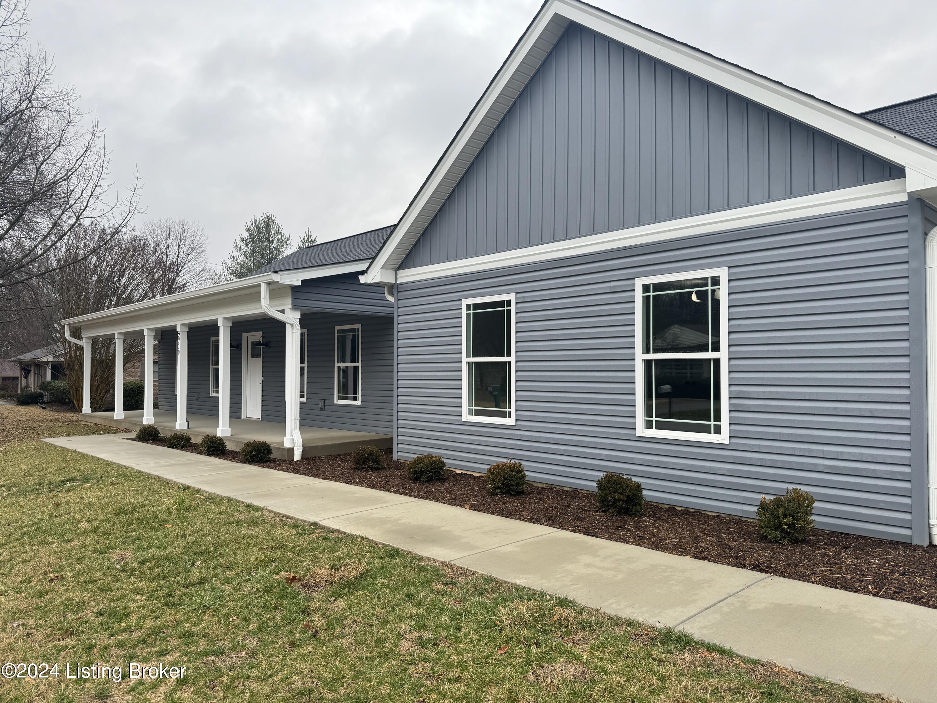 2710 Edgewood Dr
