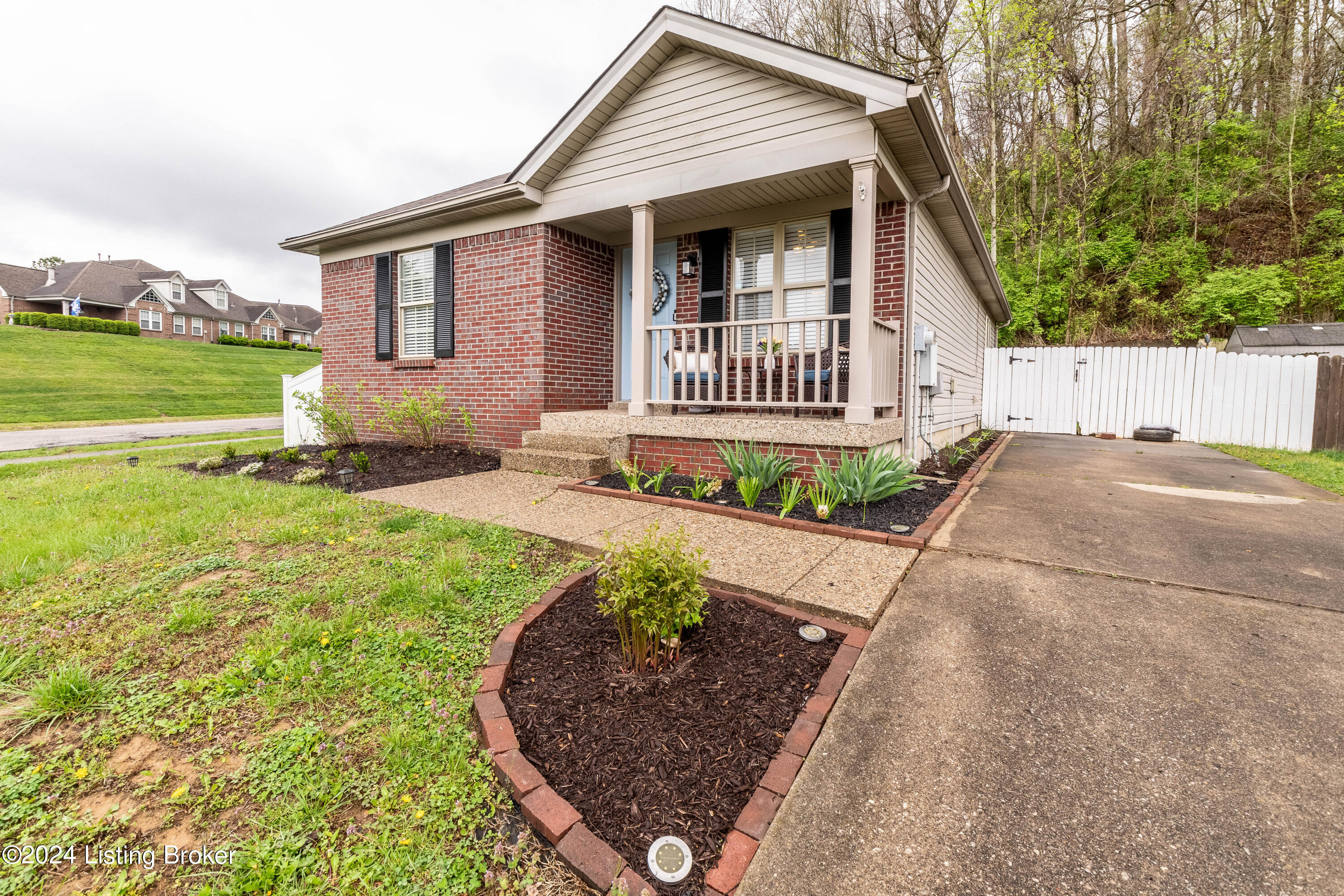 4600 Andalusia Ln