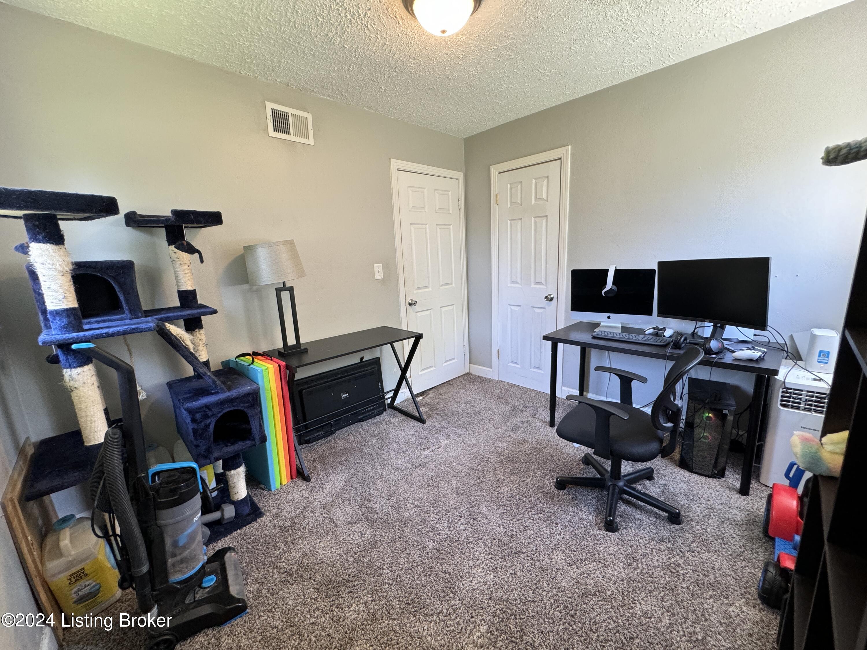 5000 Ventura Dr