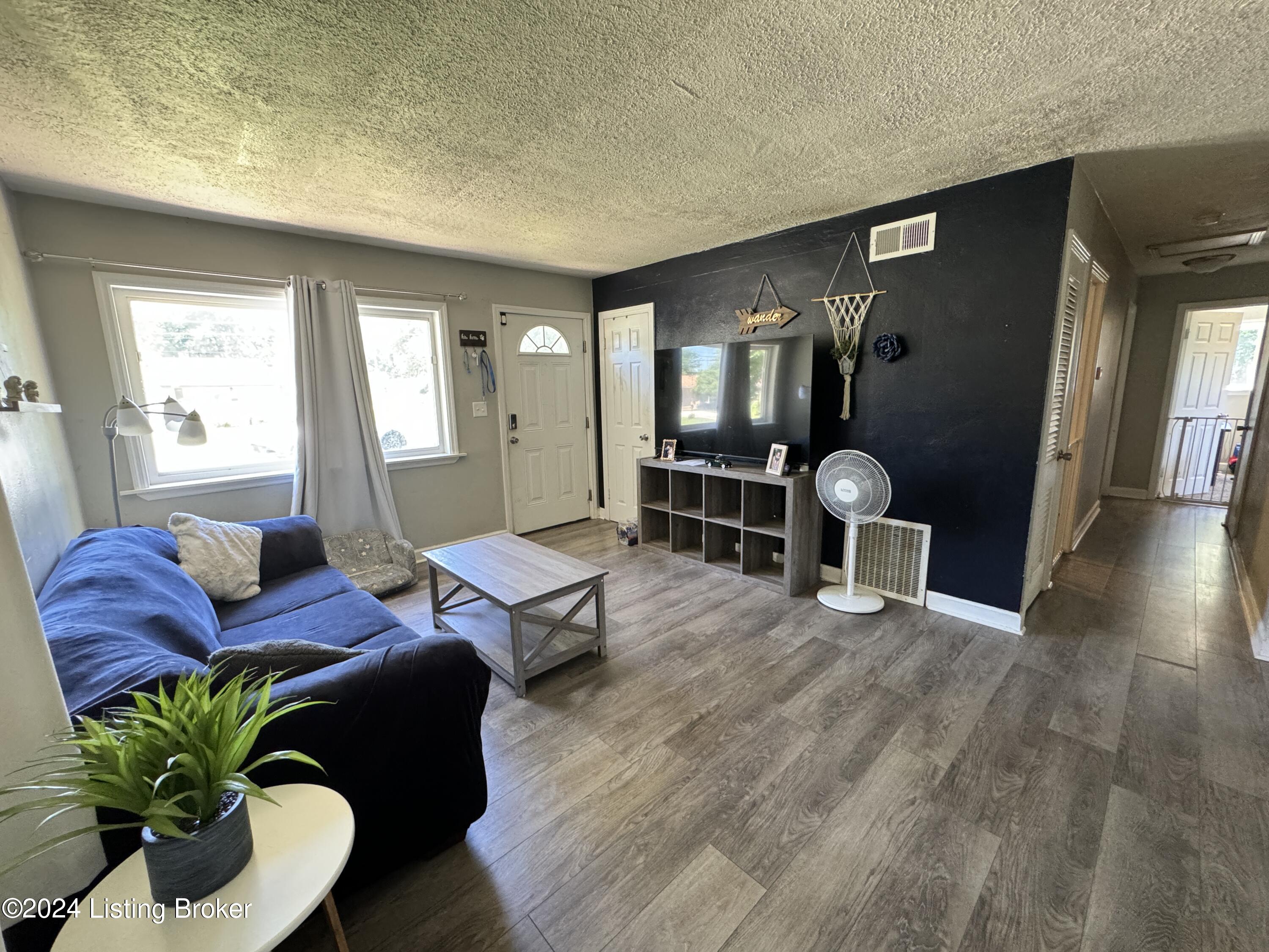 5000 Ventura Dr