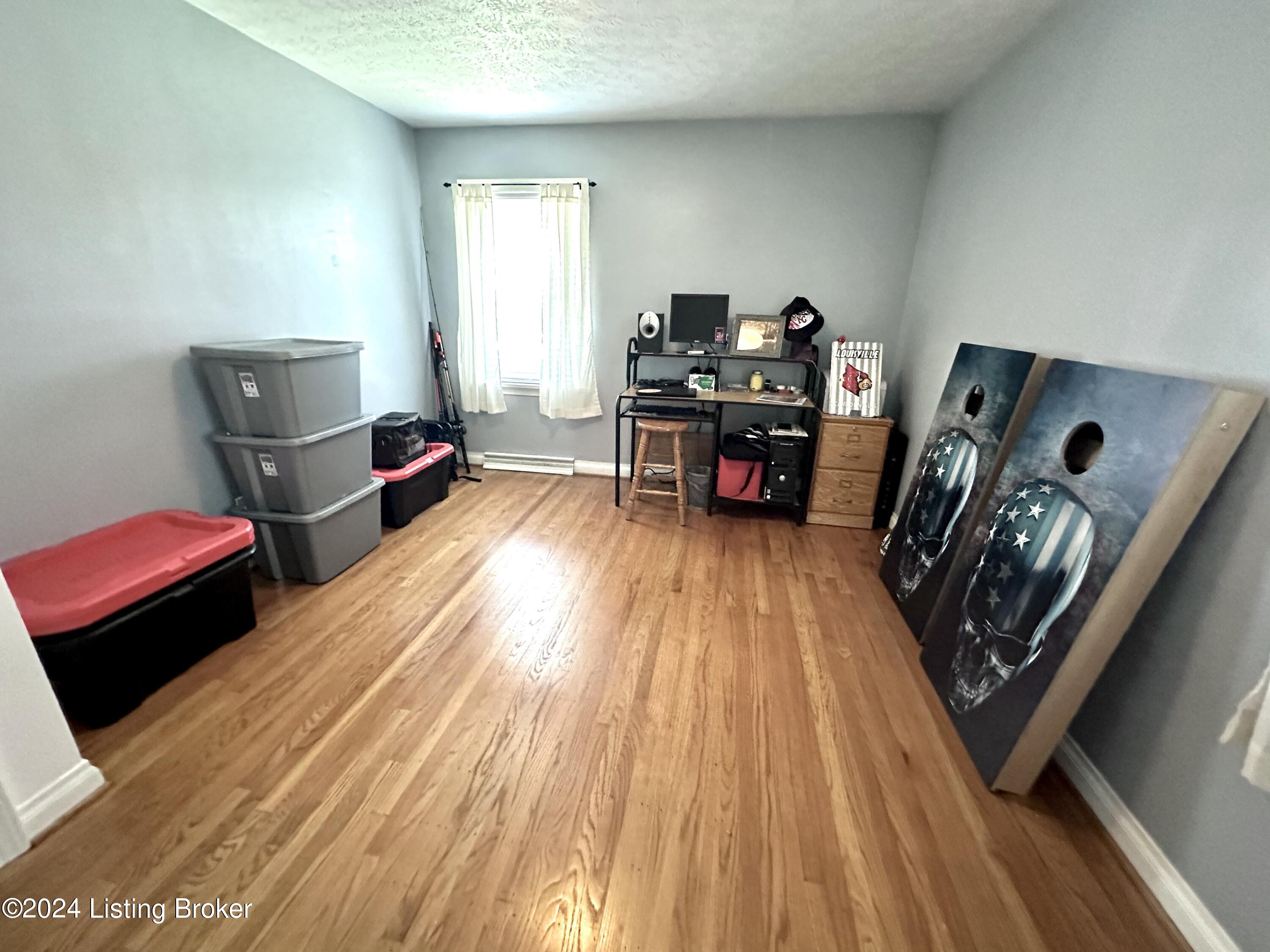 4814 Paramount Dr