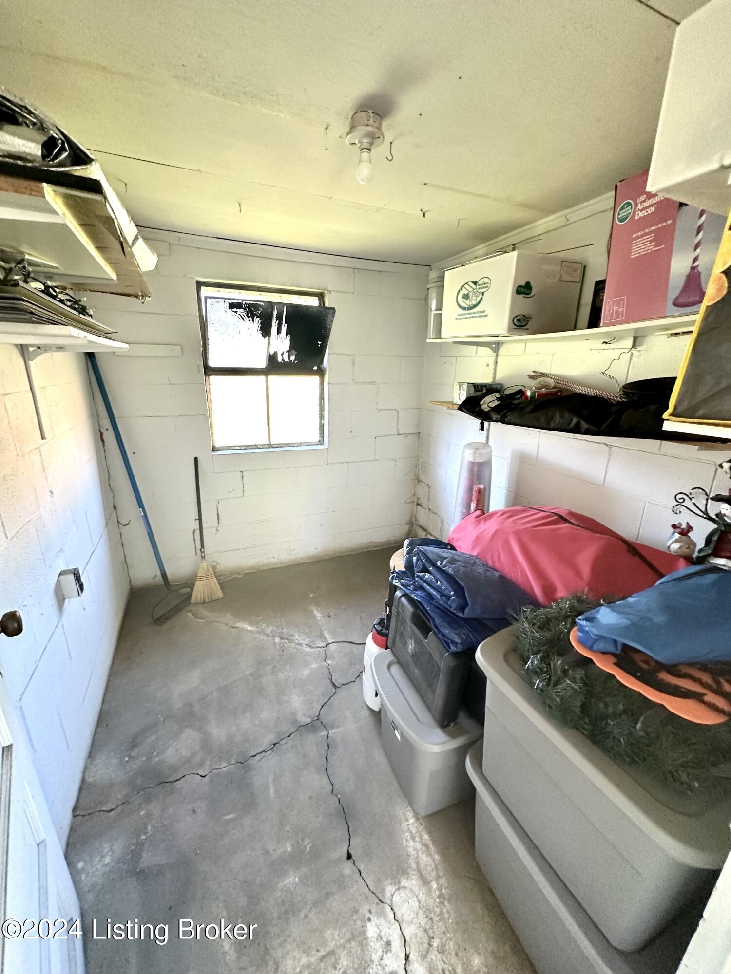 4814 Paramount Dr