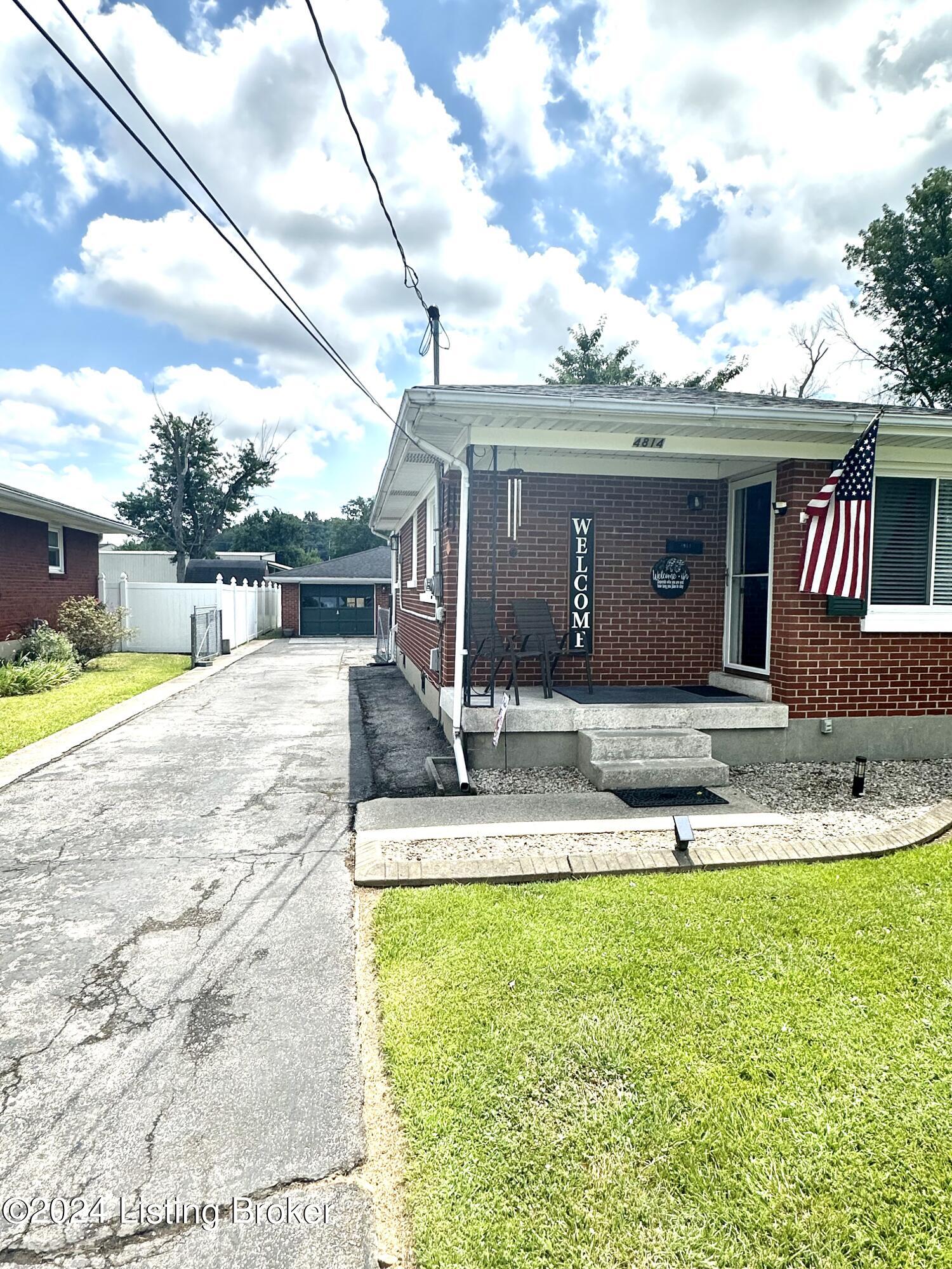 4814 Paramount Dr