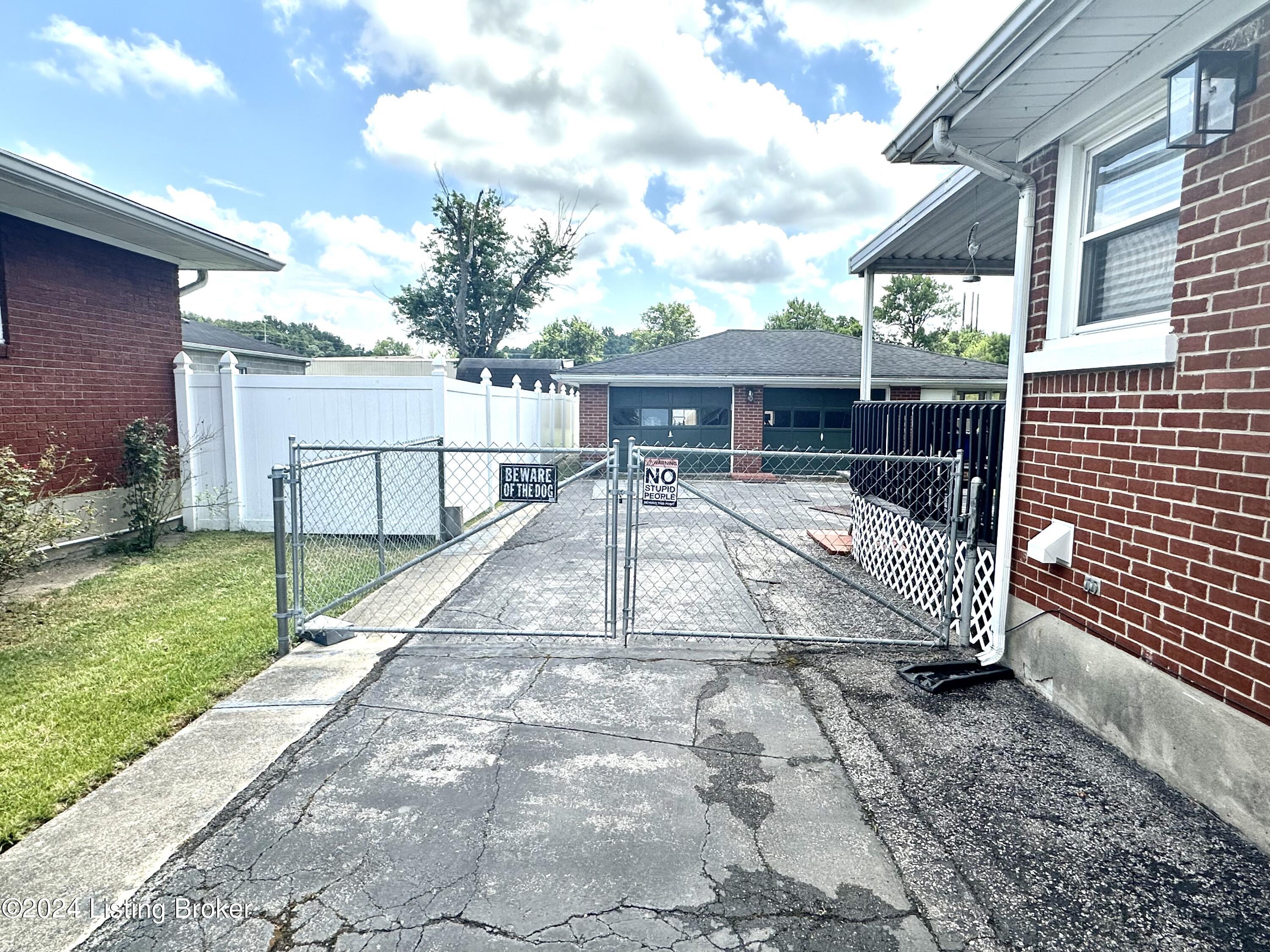 4814 Paramount Dr