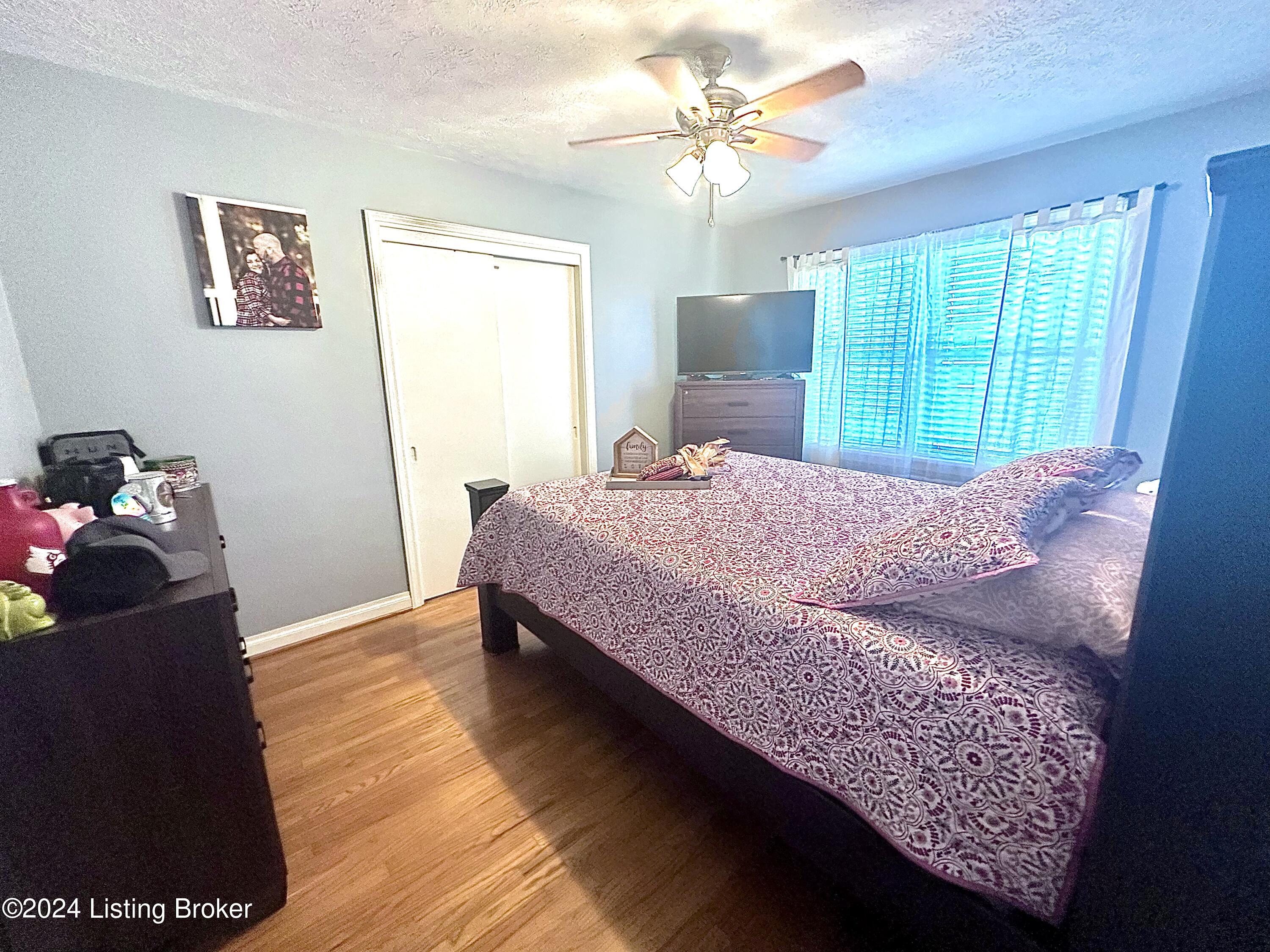 4814 Paramount Dr