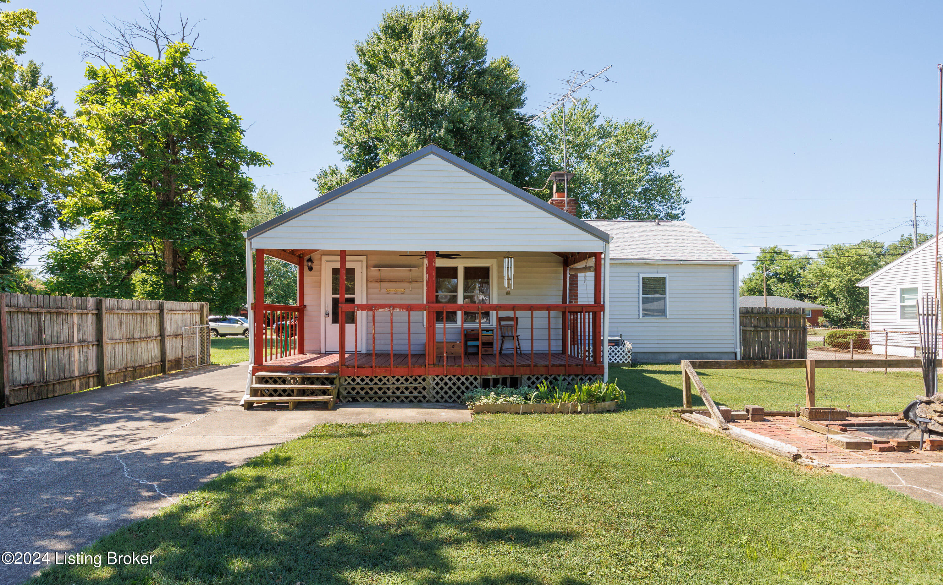 2521 Martin Ave