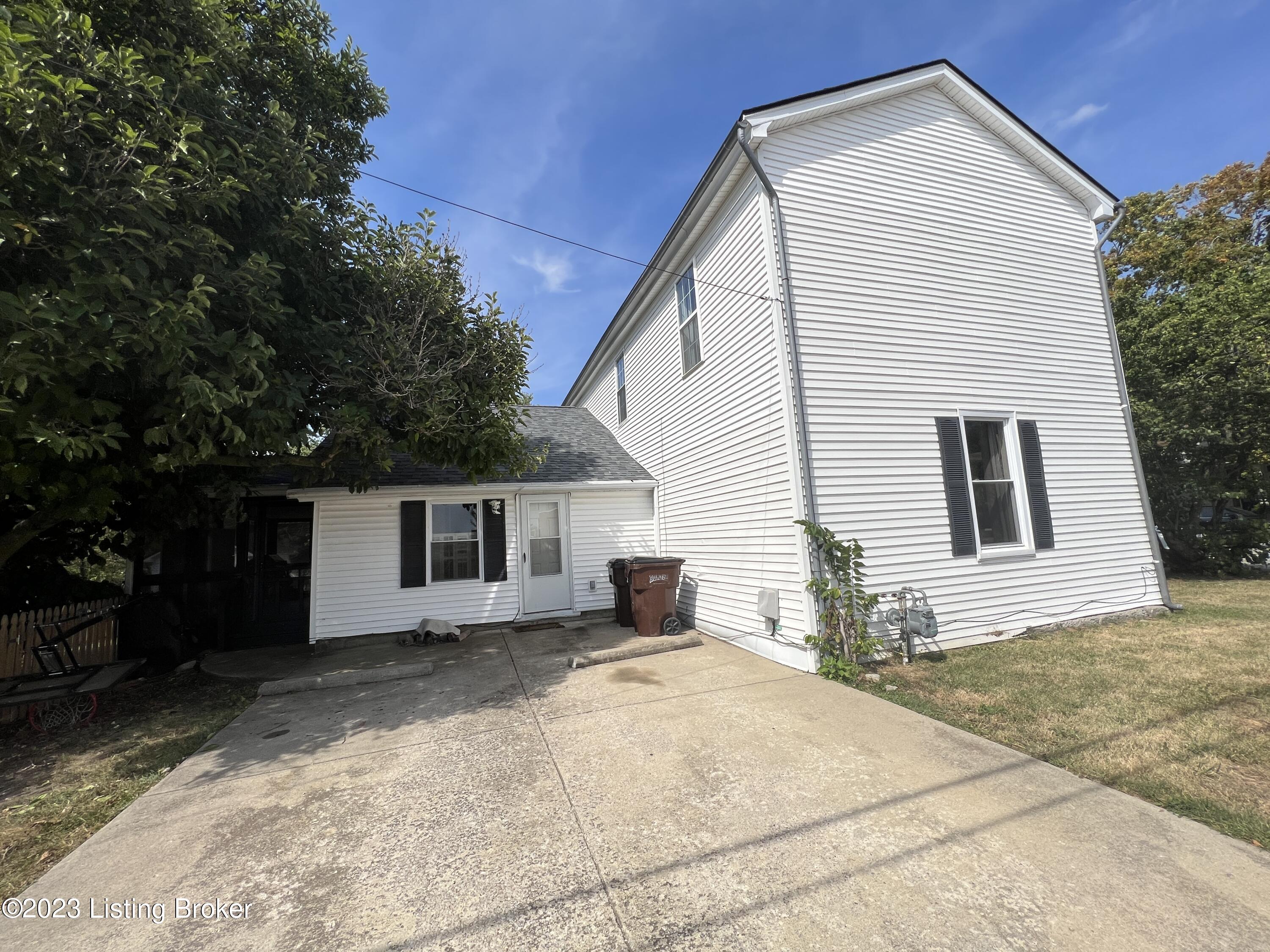 11 Church St