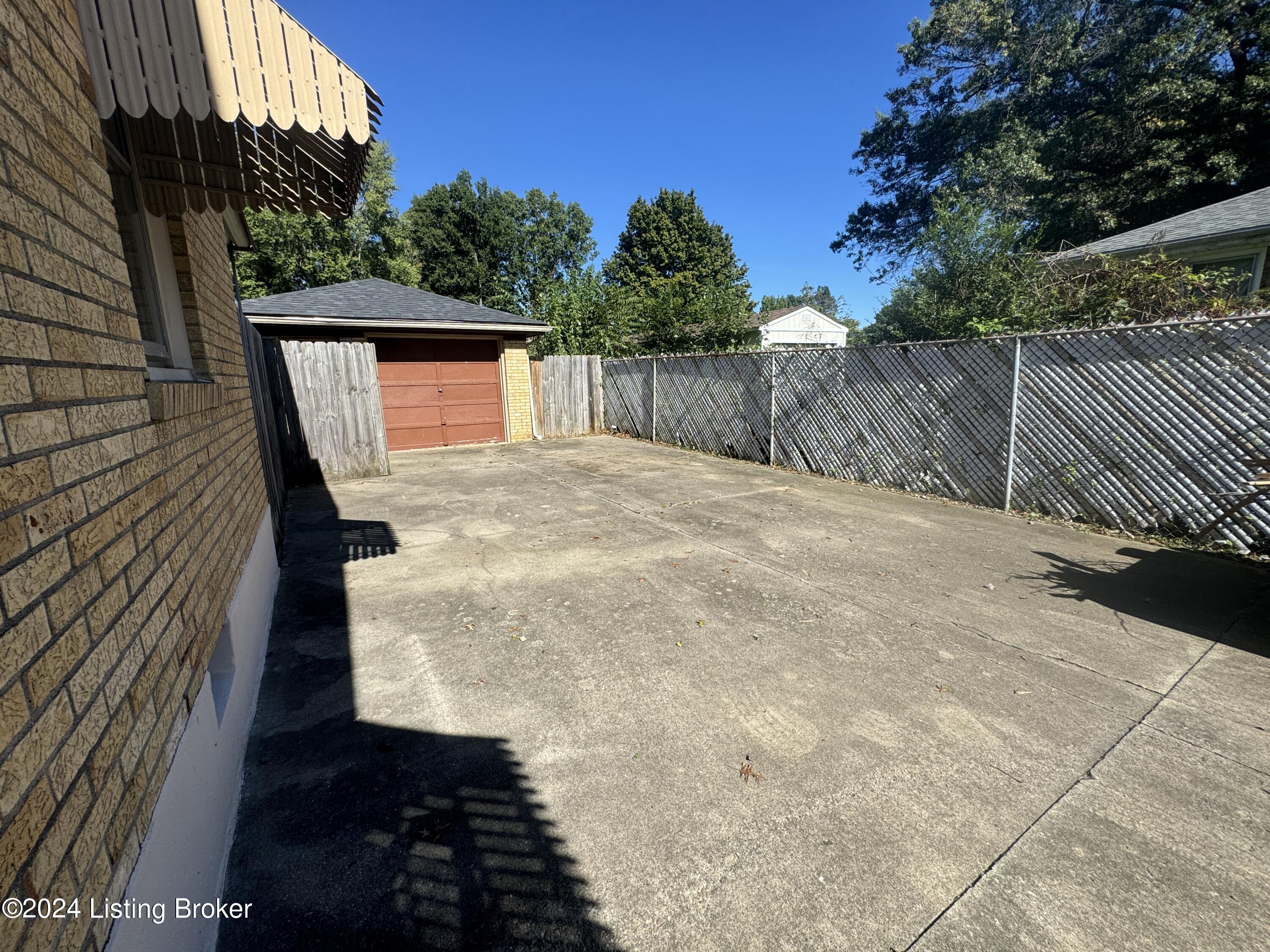 2003 Dixie Garden Dr