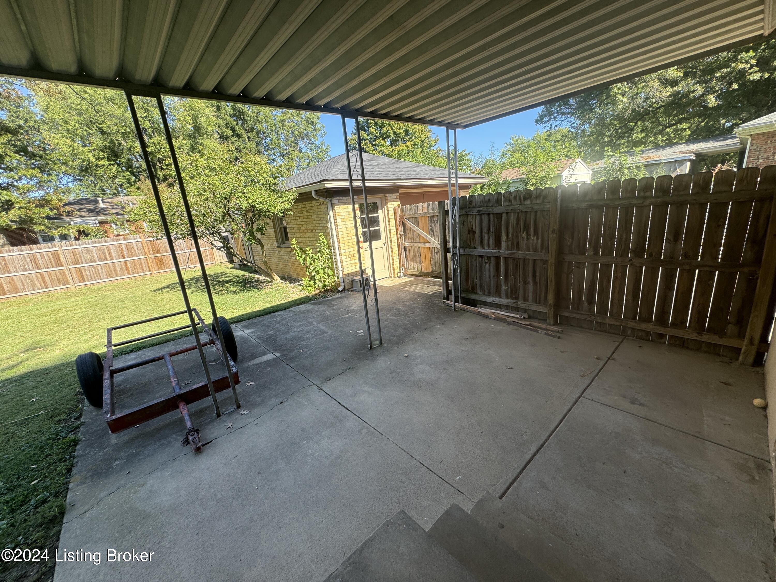 2003 Dixie Garden Dr