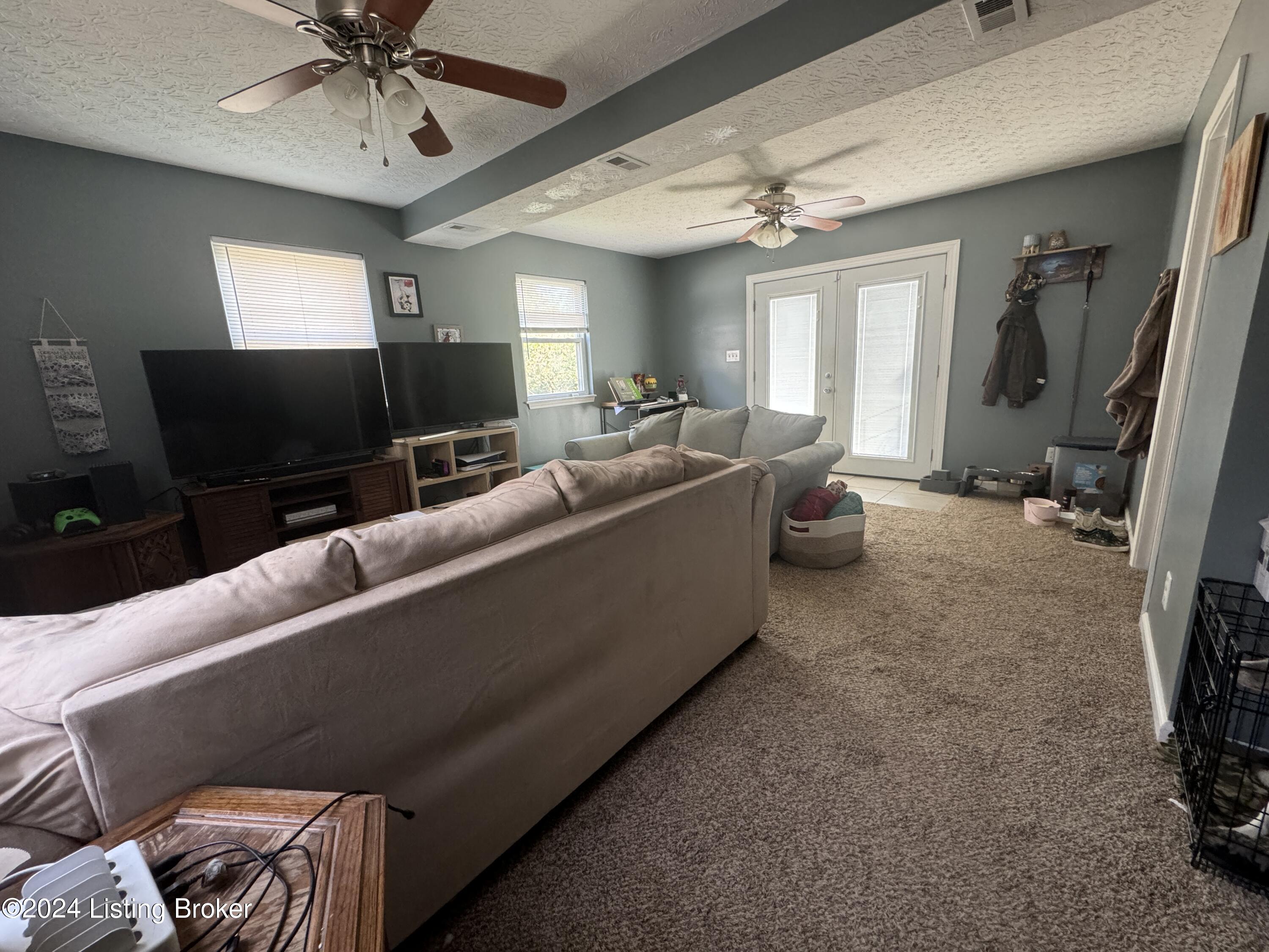 113 Cambridge Dr