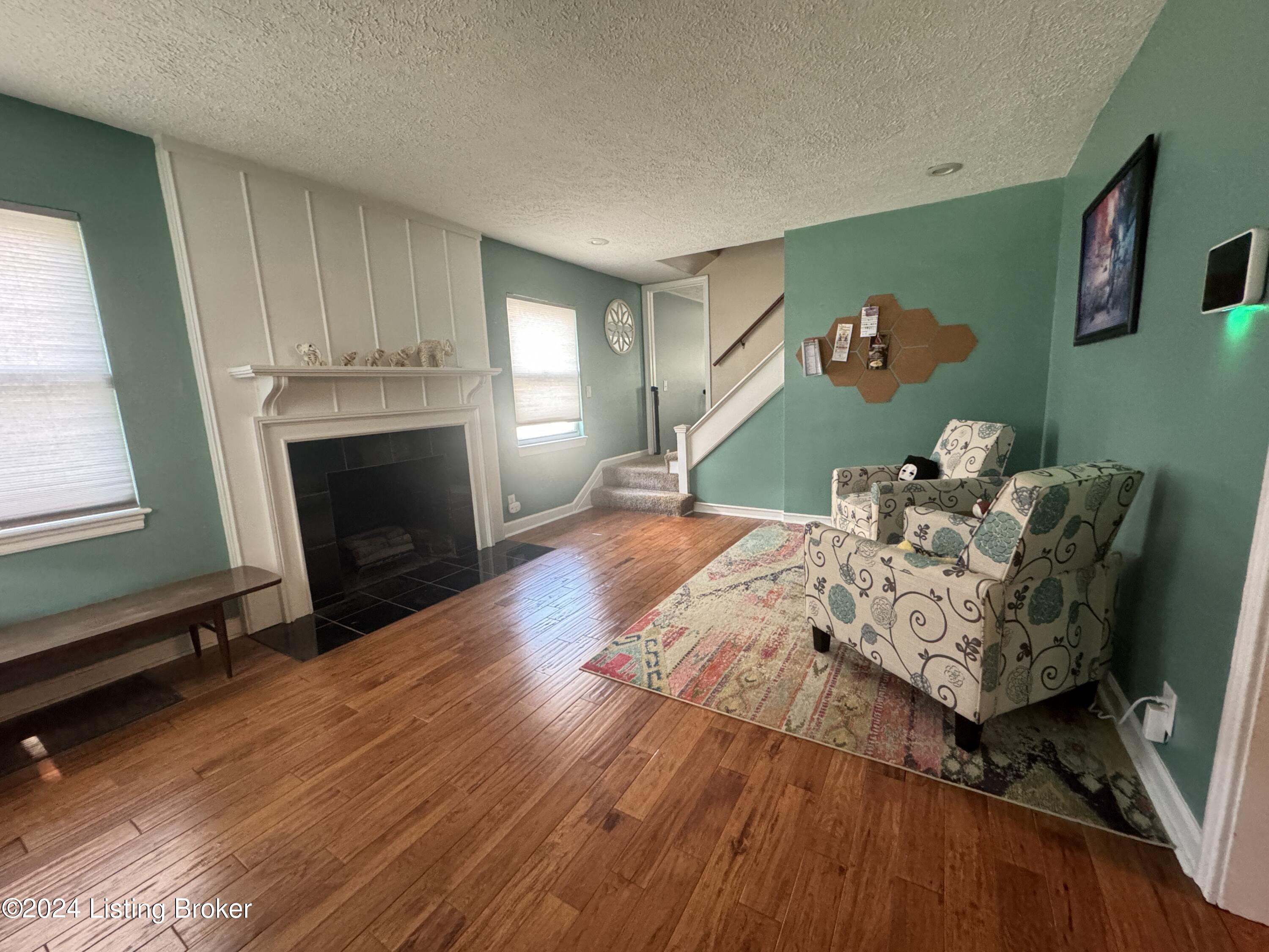 113 Cambridge Dr