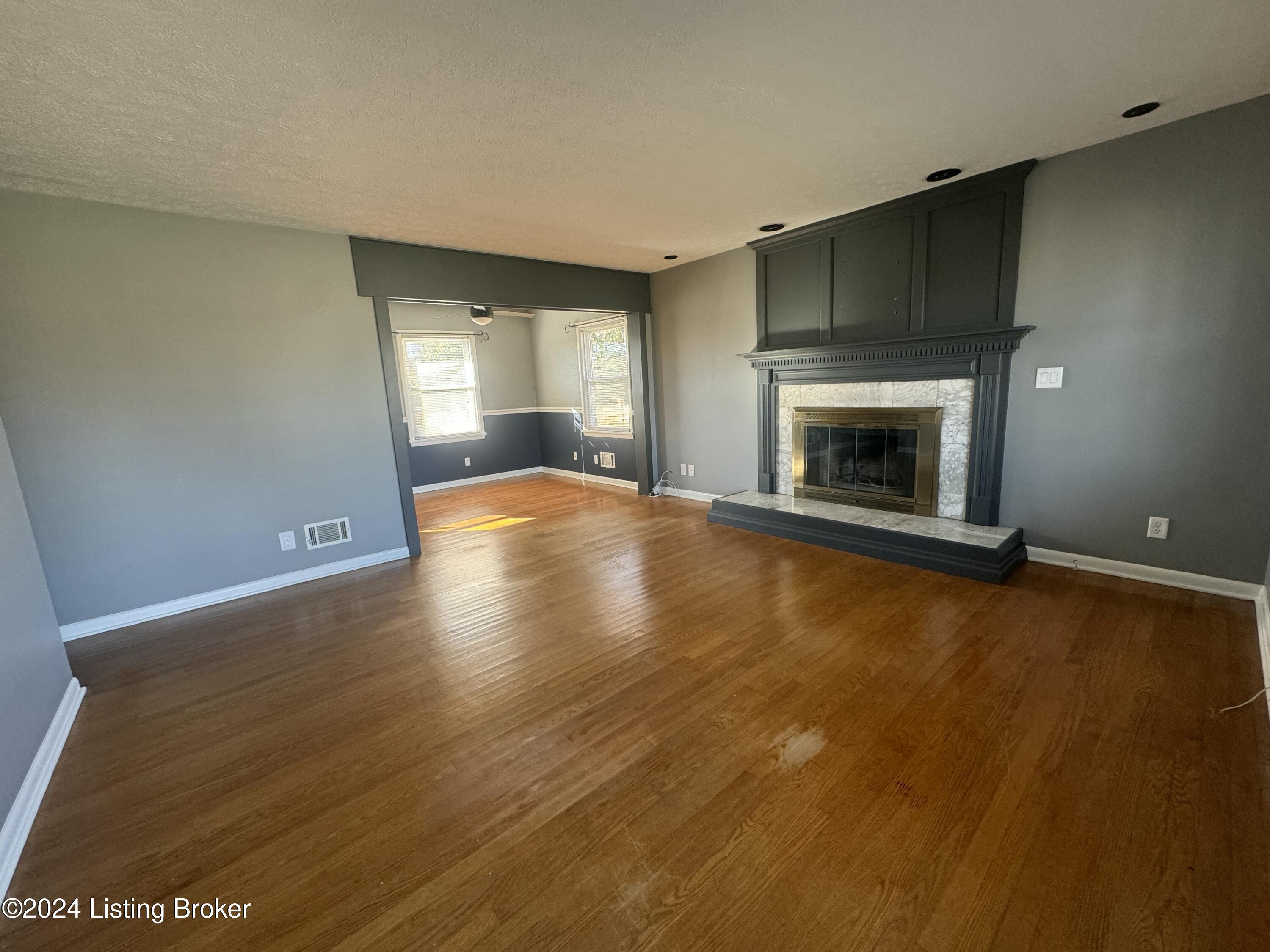 4102 Caven Ct