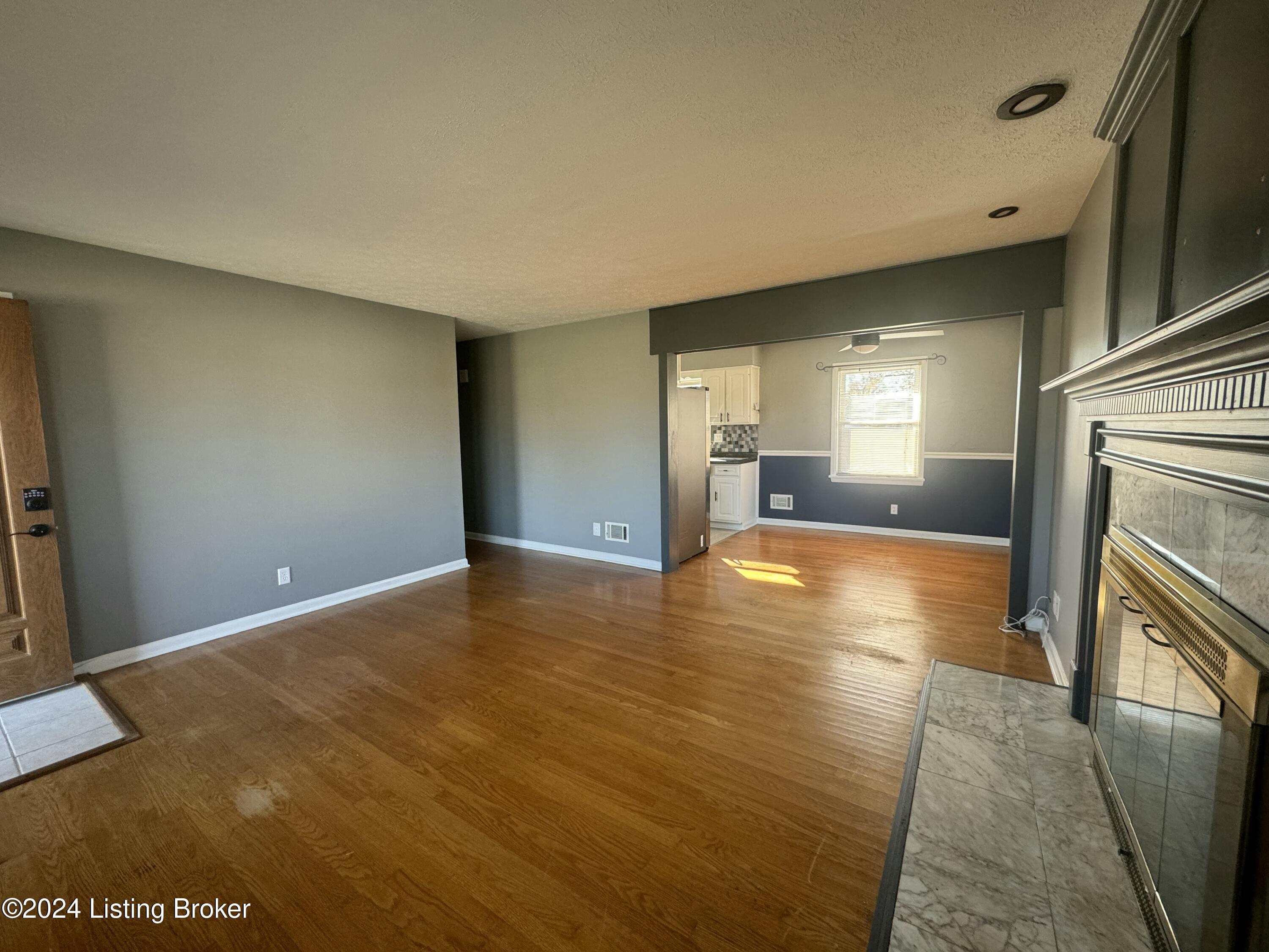4102 Caven Ct