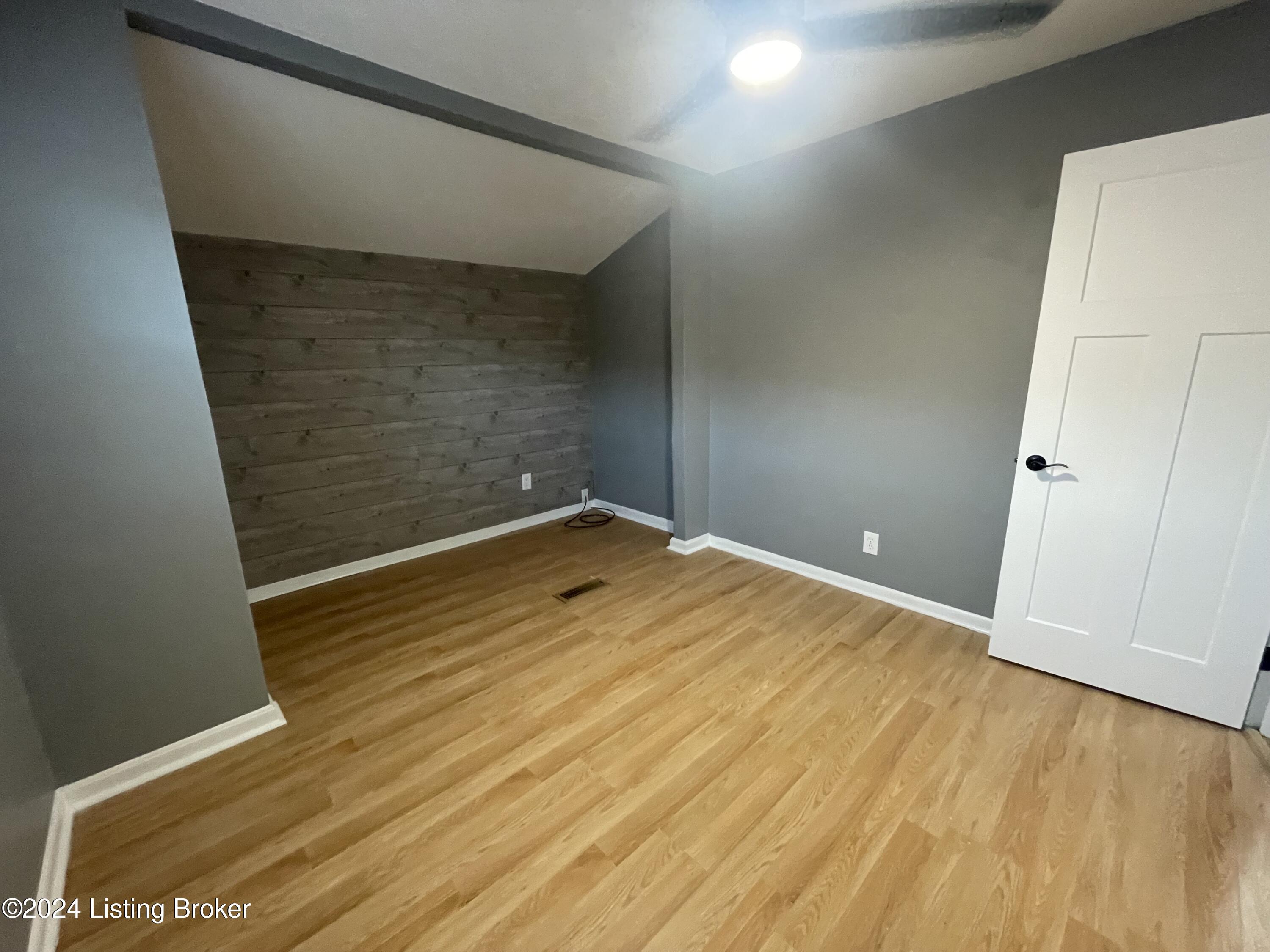 4102 Caven Ct
