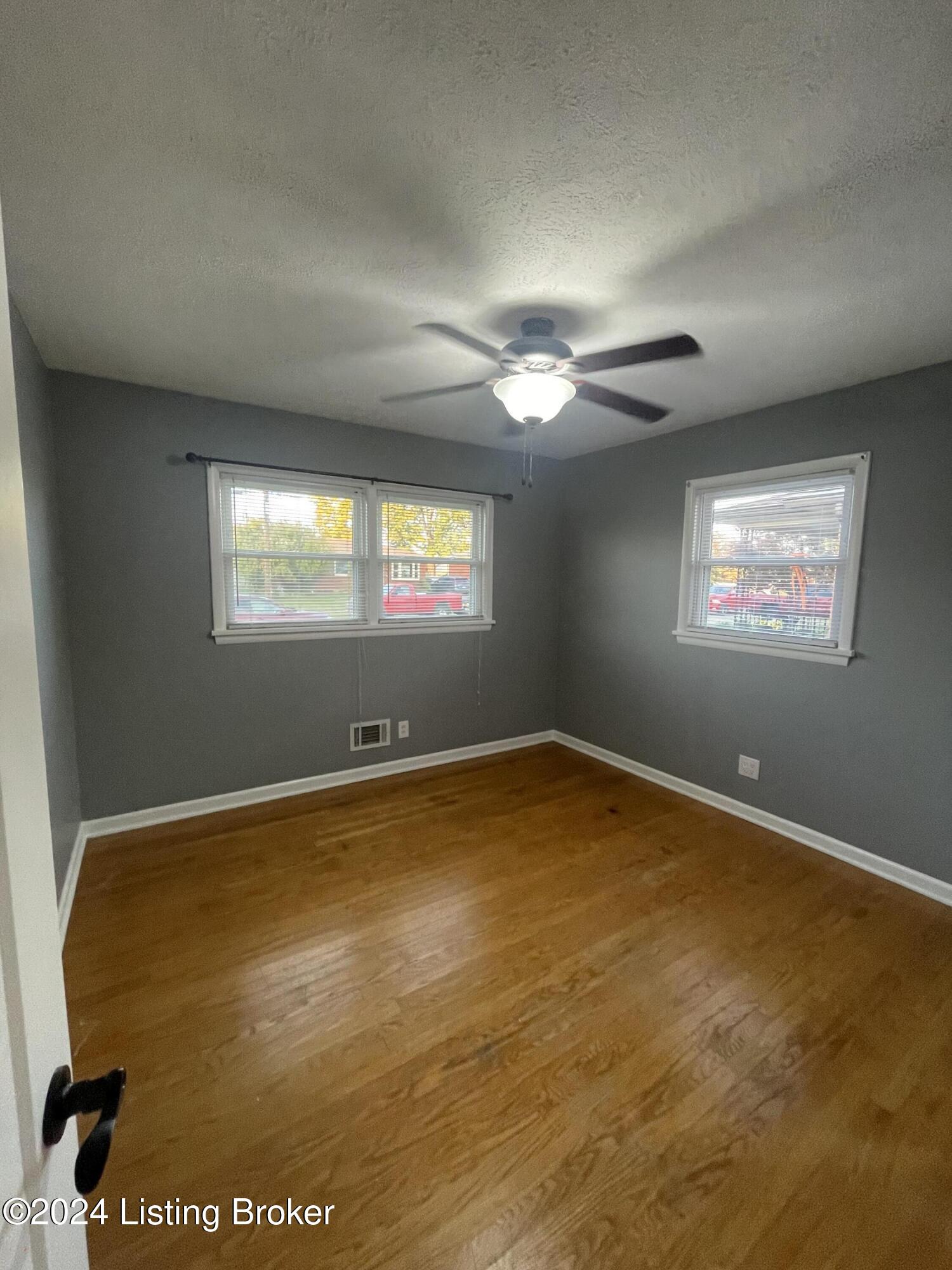 4102 Caven Ct