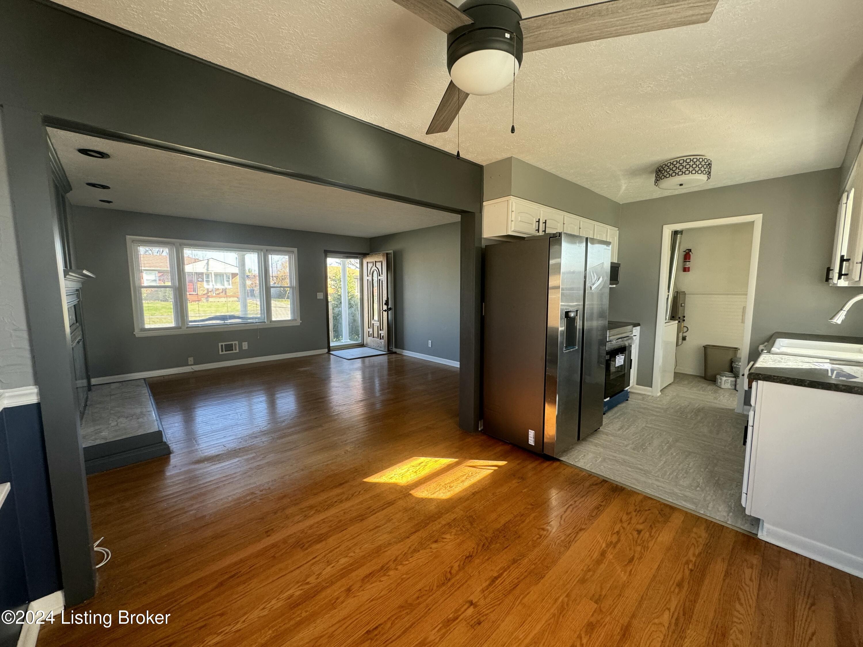4102 Caven Ct