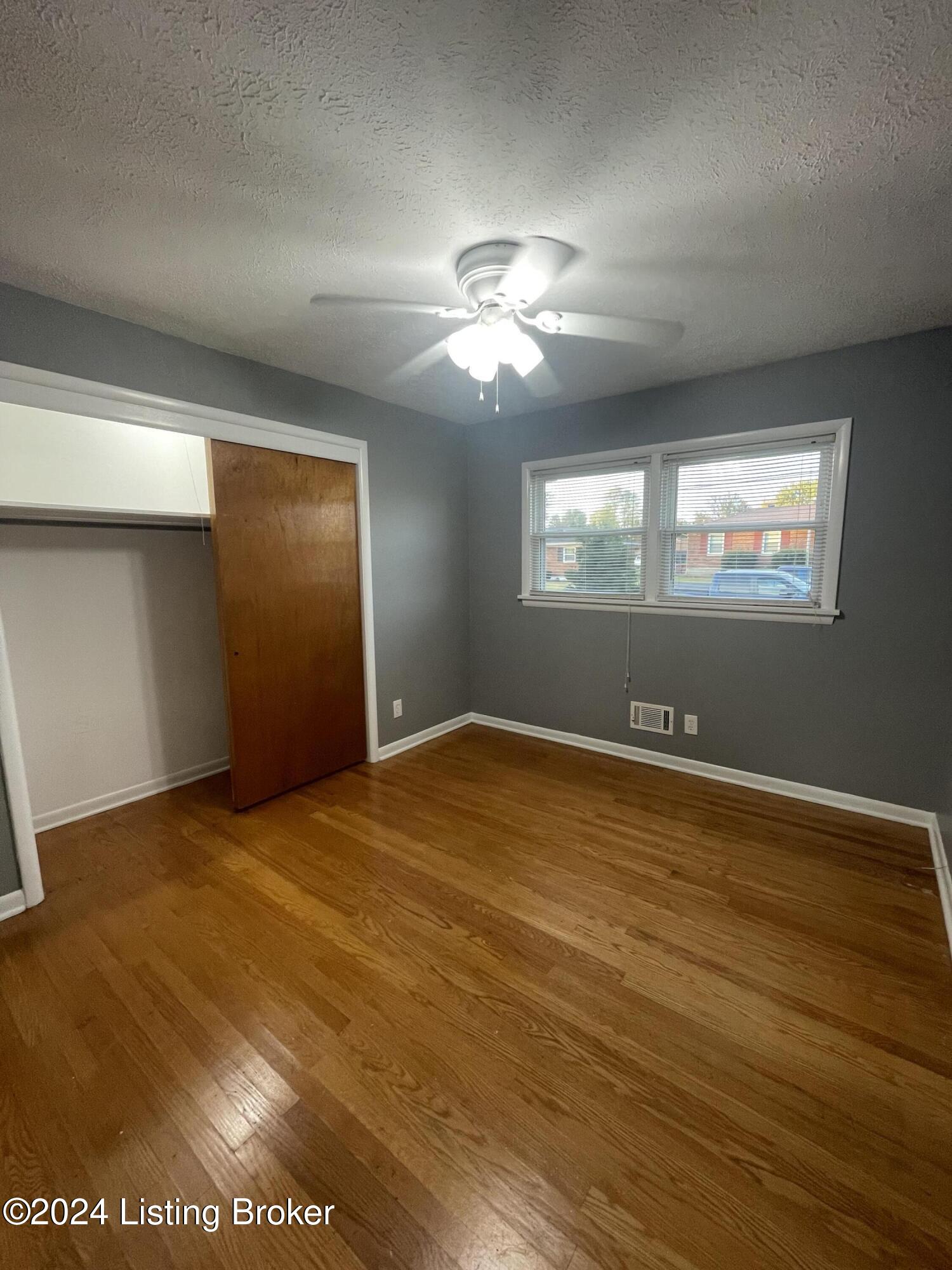 4102 Caven Ct