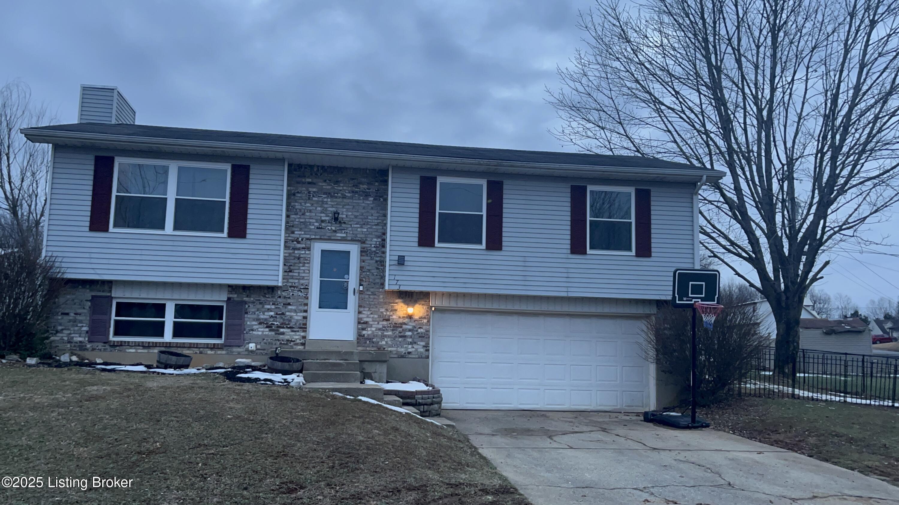 173 Meadowlake Dr