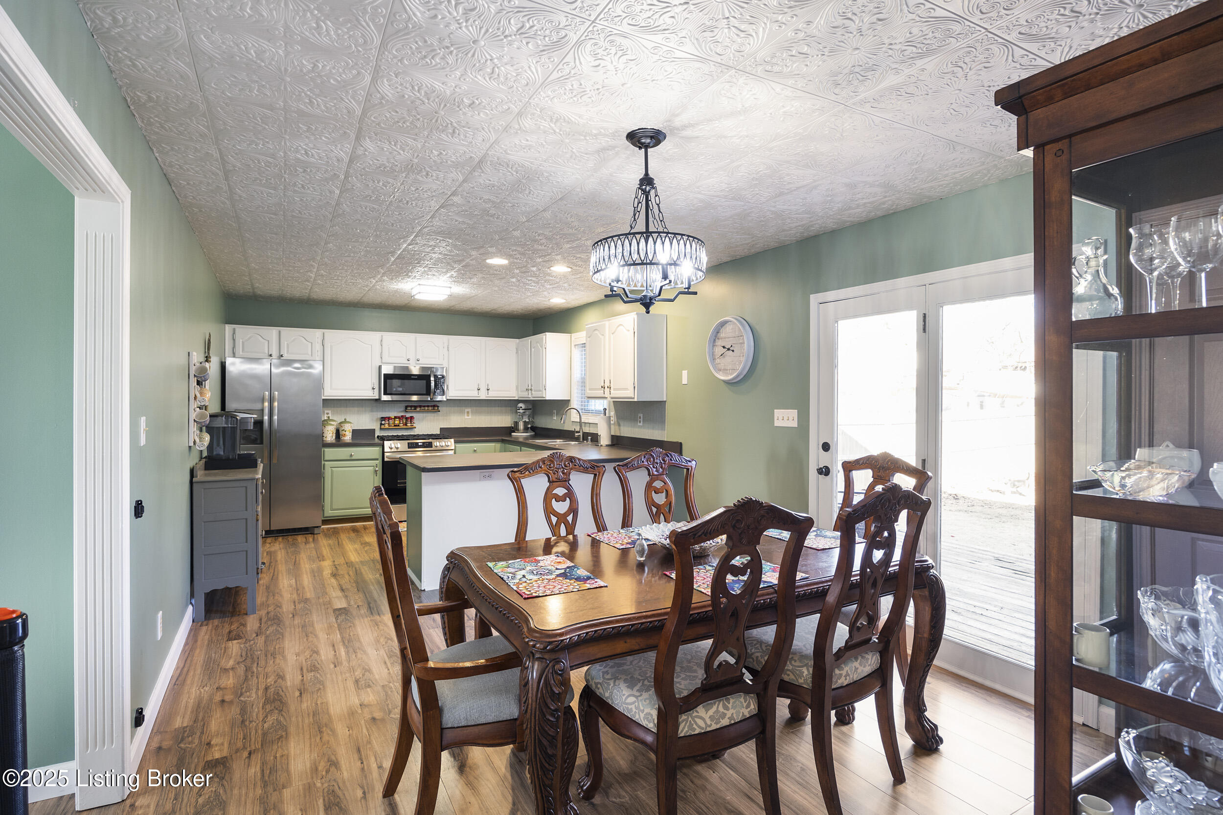 7409 Rome Beauty Pl