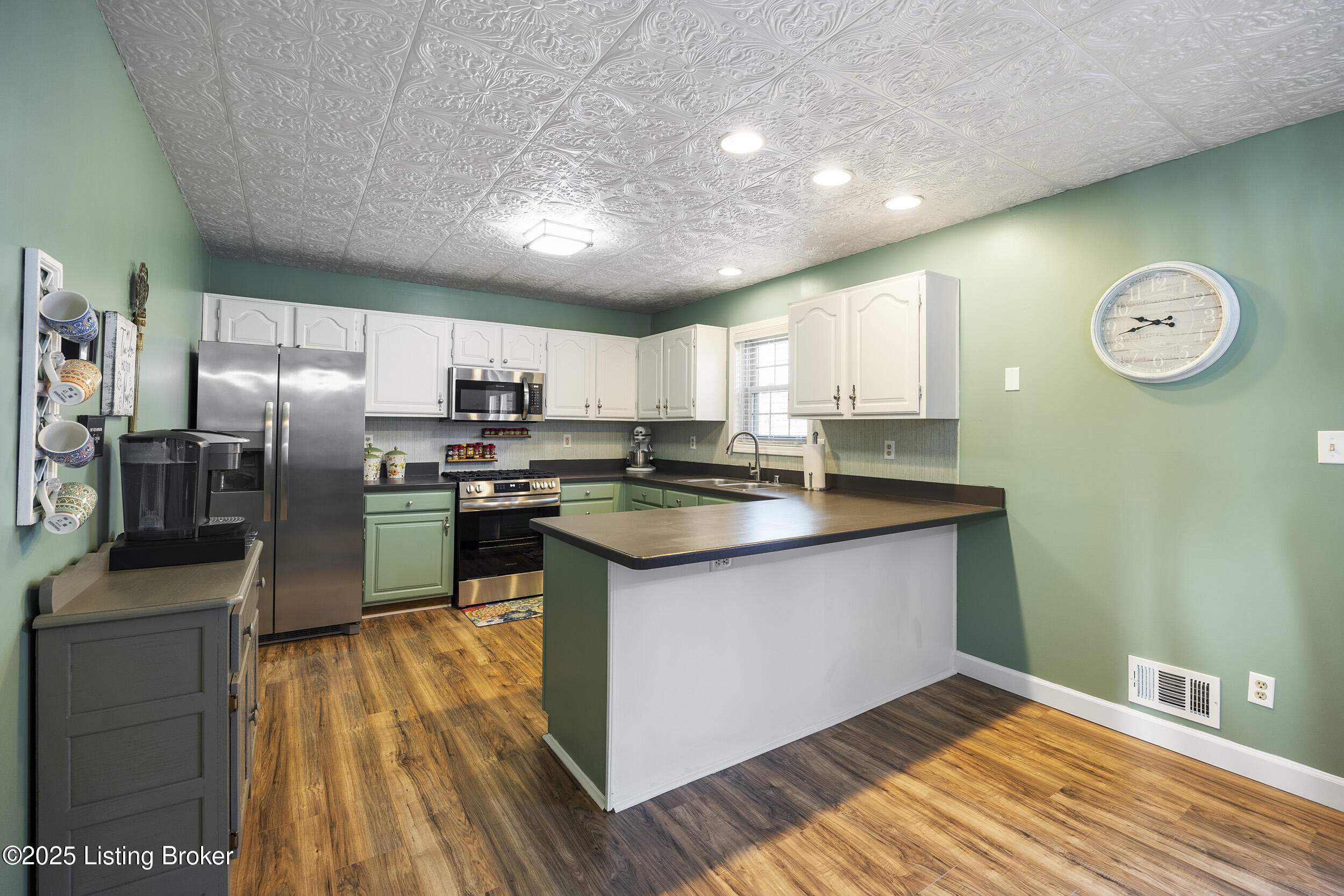 7409 Rome Beauty Pl