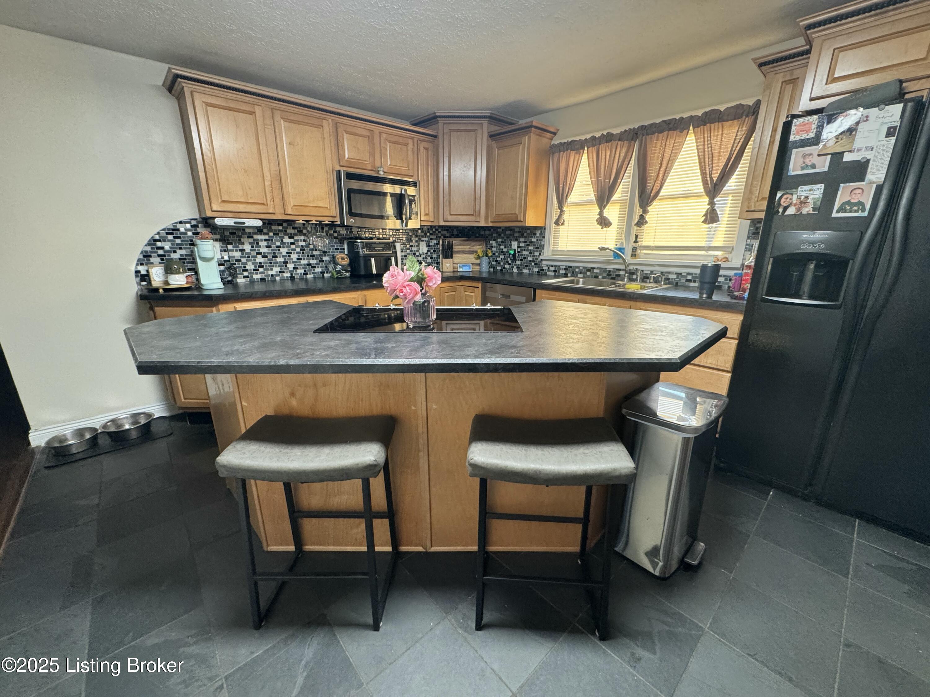 143 Harris Dr