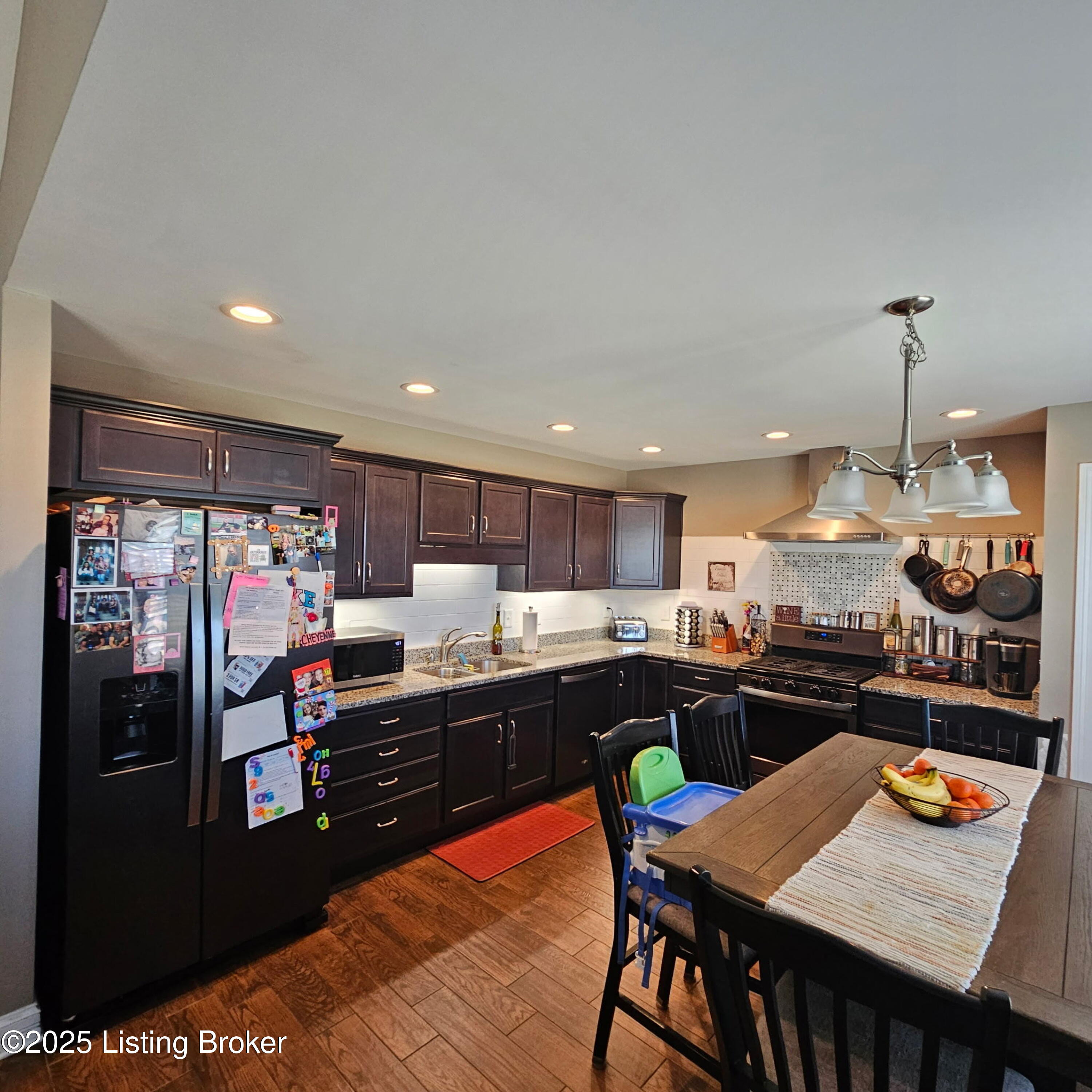 997 Shady Brook Ln