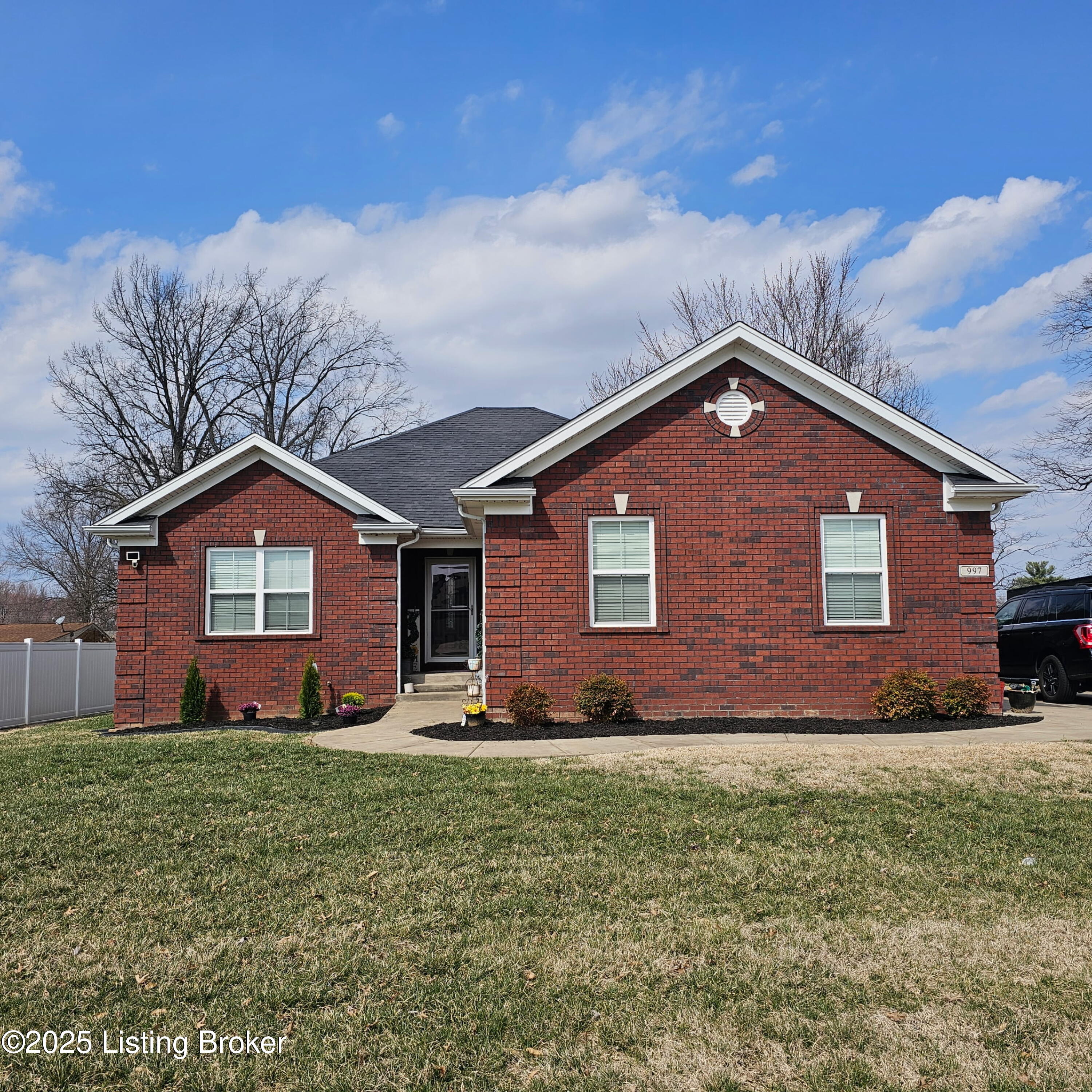 997 Shady Brook Ln