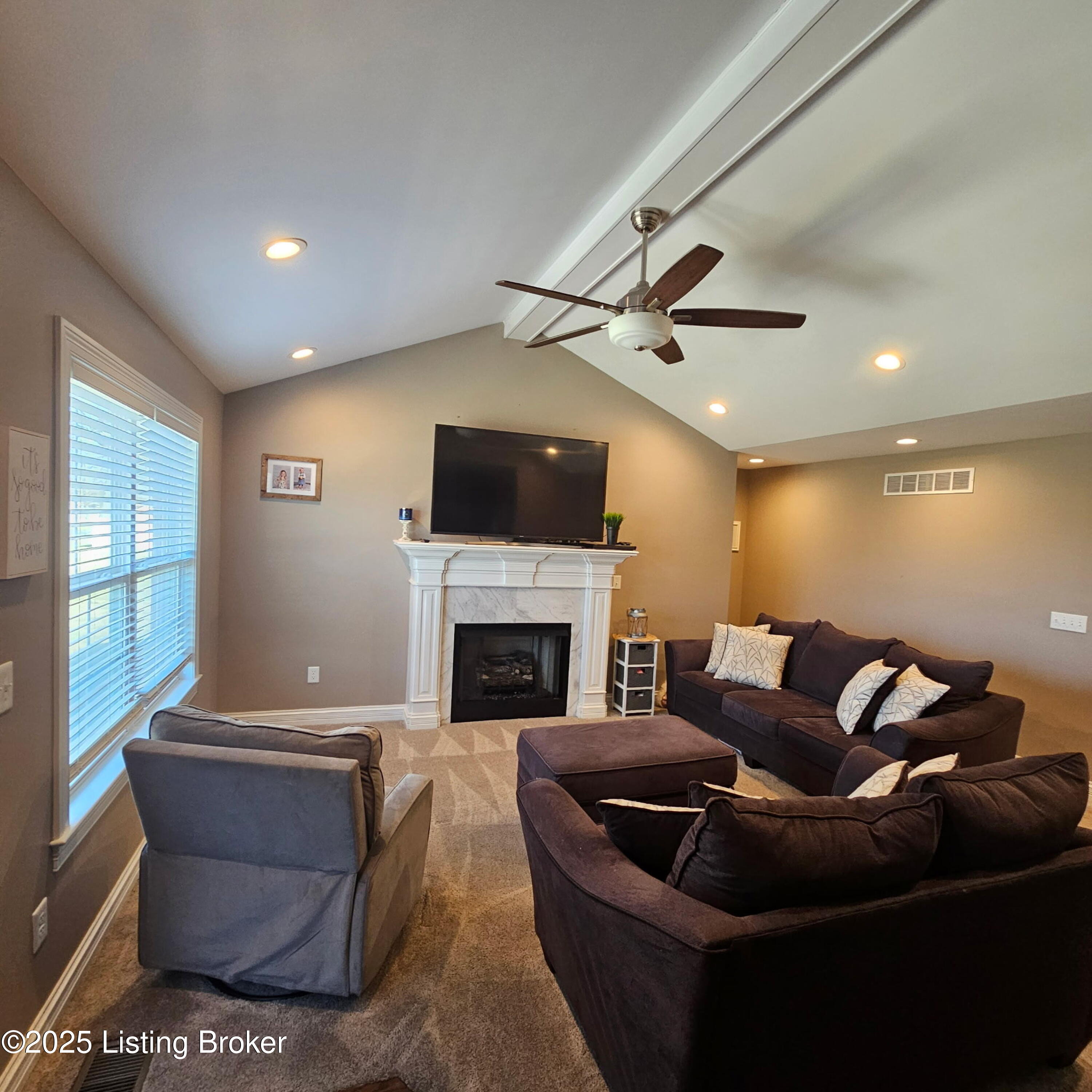 997 Shady Brook Ln