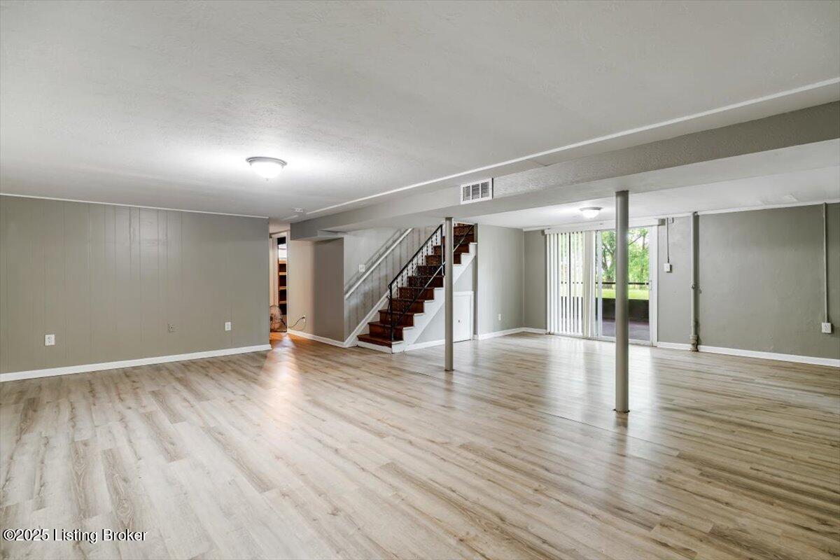 6706 Skyline Dr