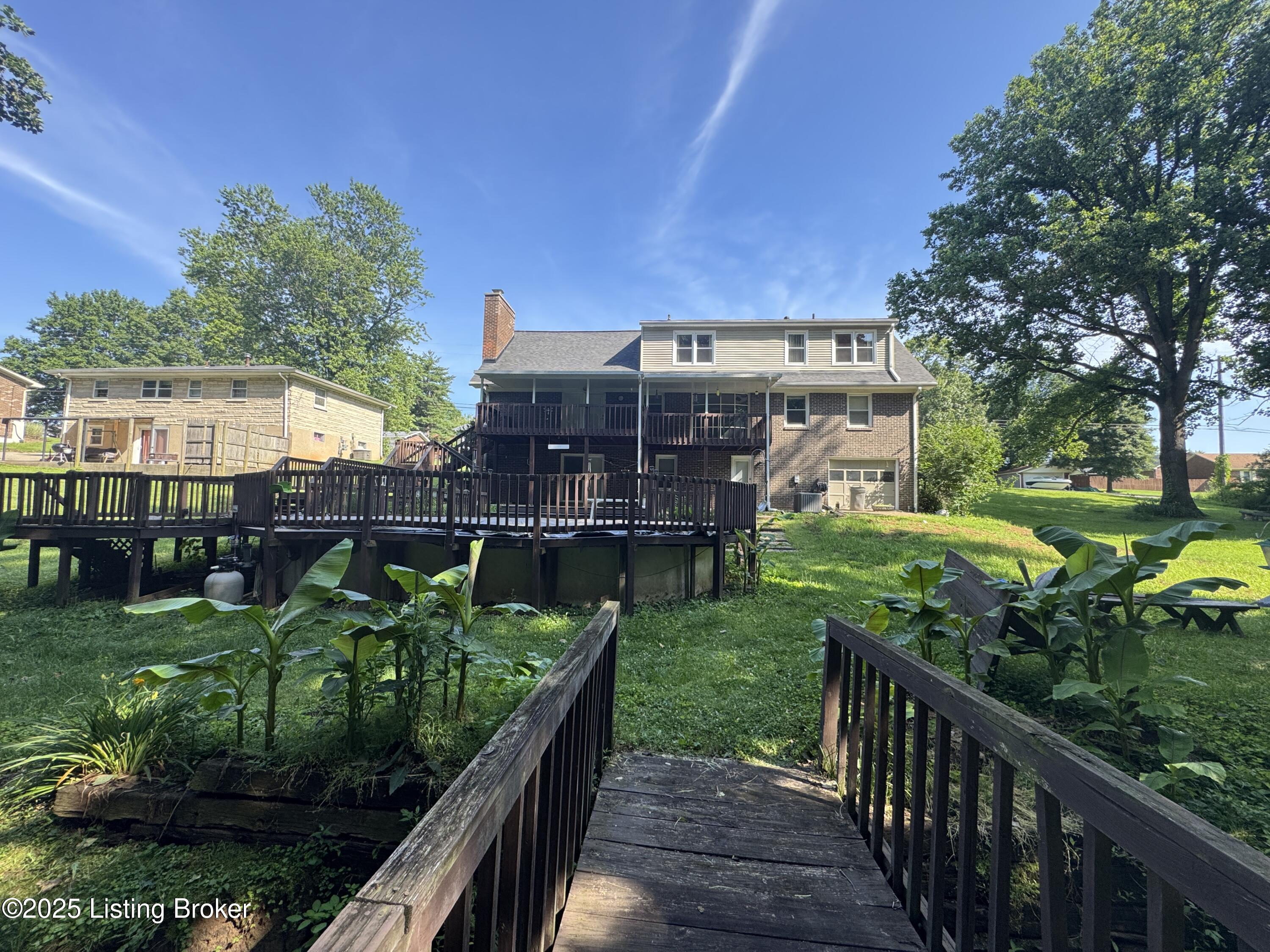 257 Topfield Rd