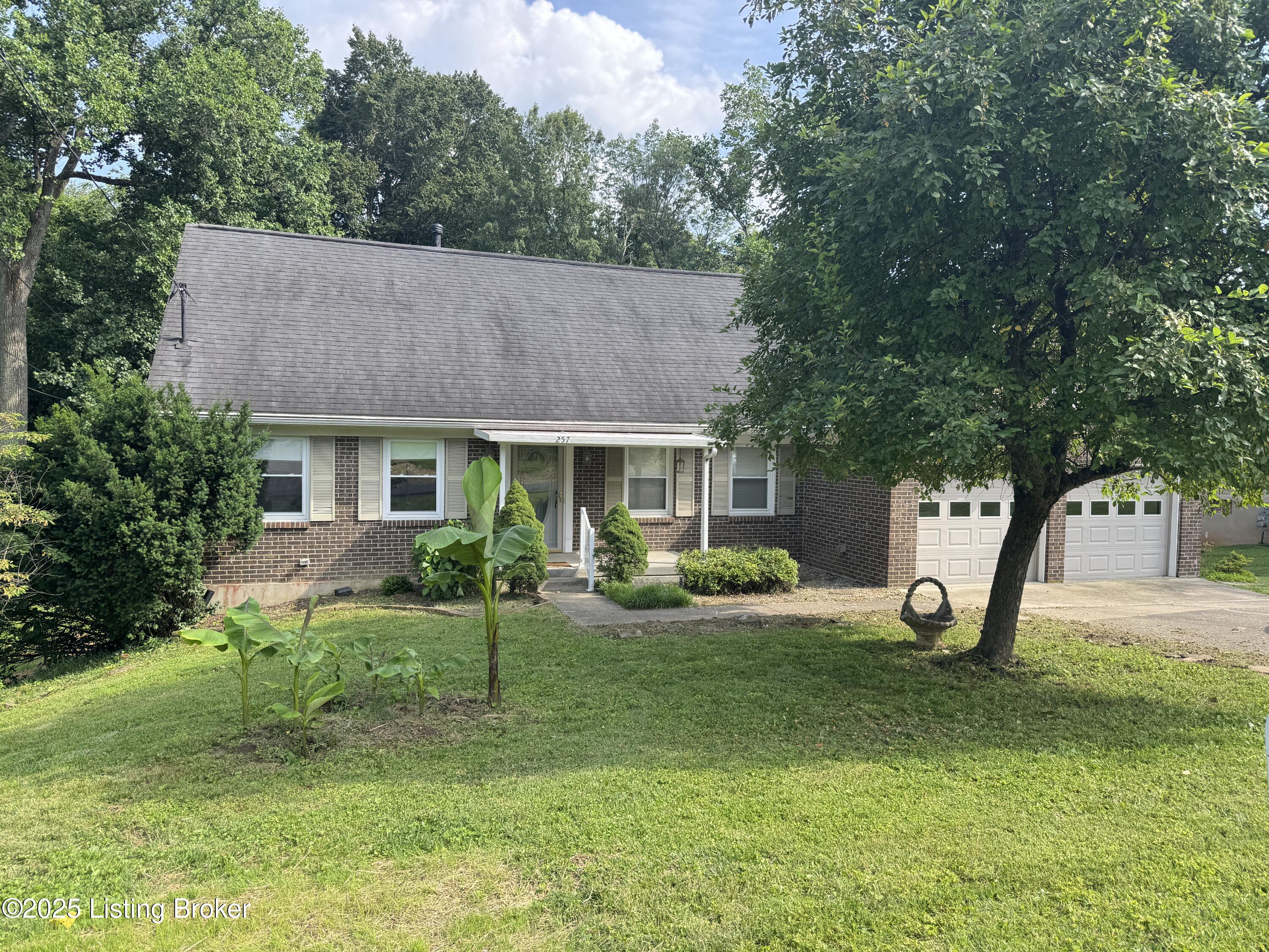 257 Topfield Rd