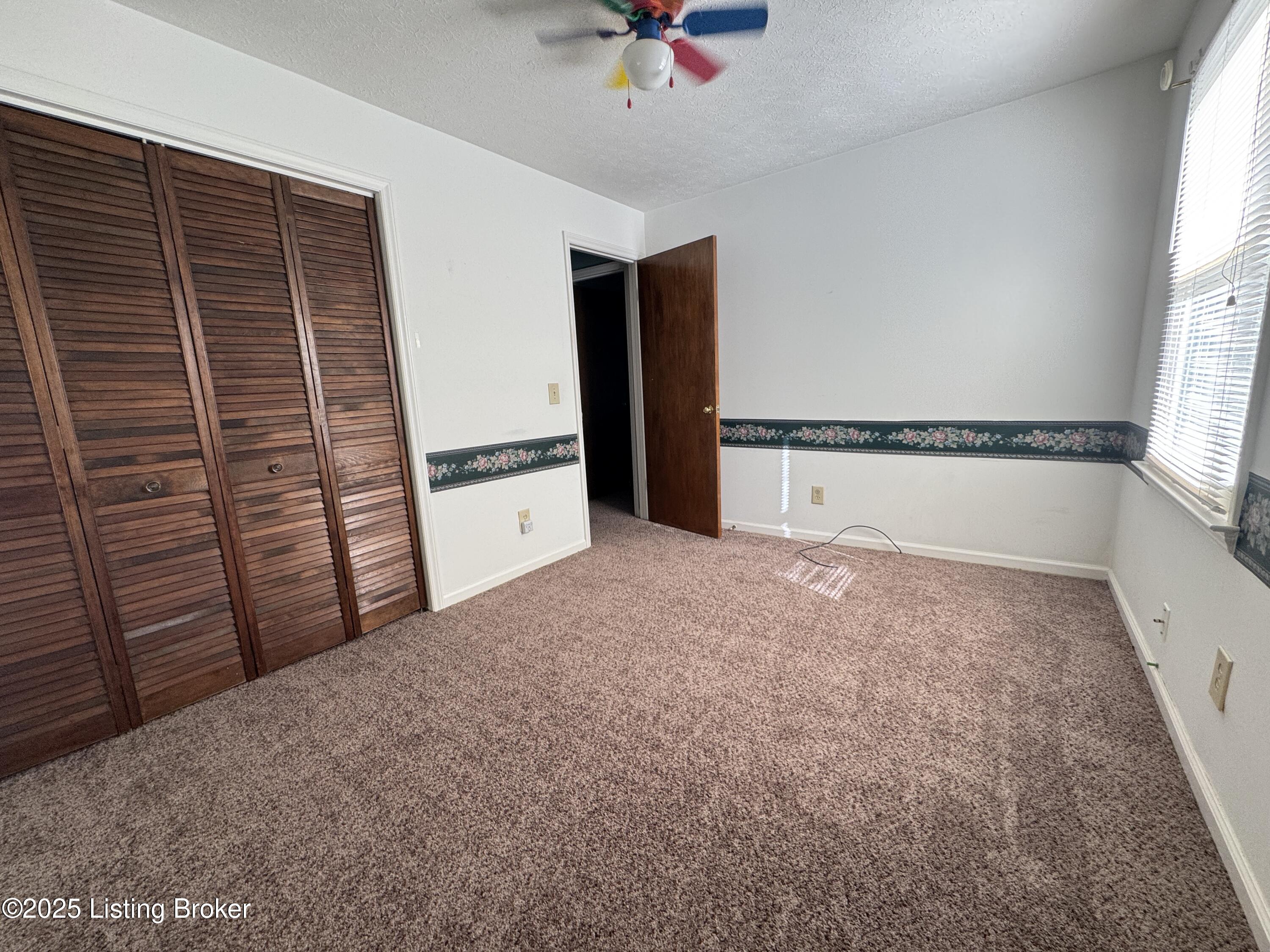 257 Topfield Rd