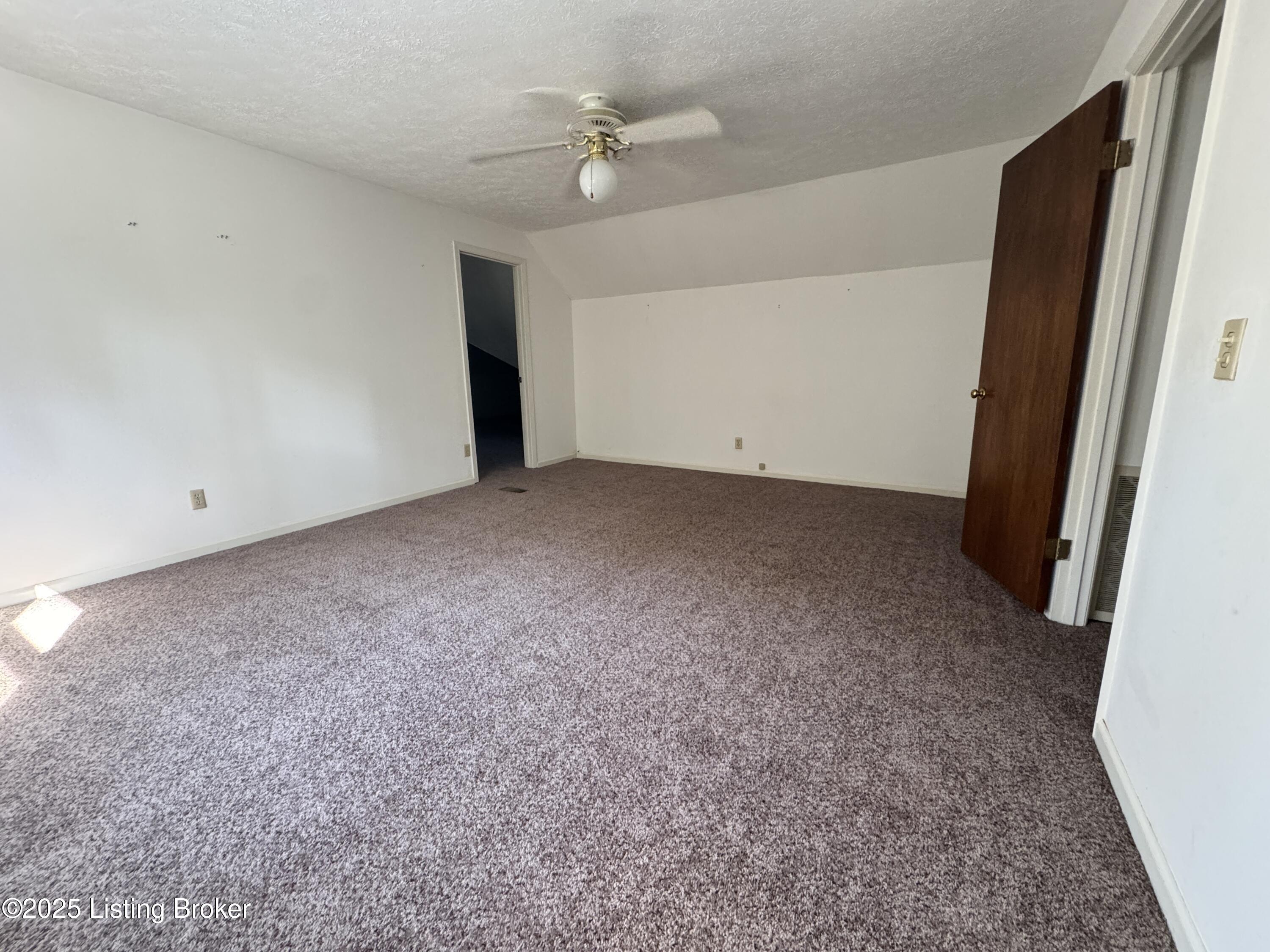 257 Topfield Rd