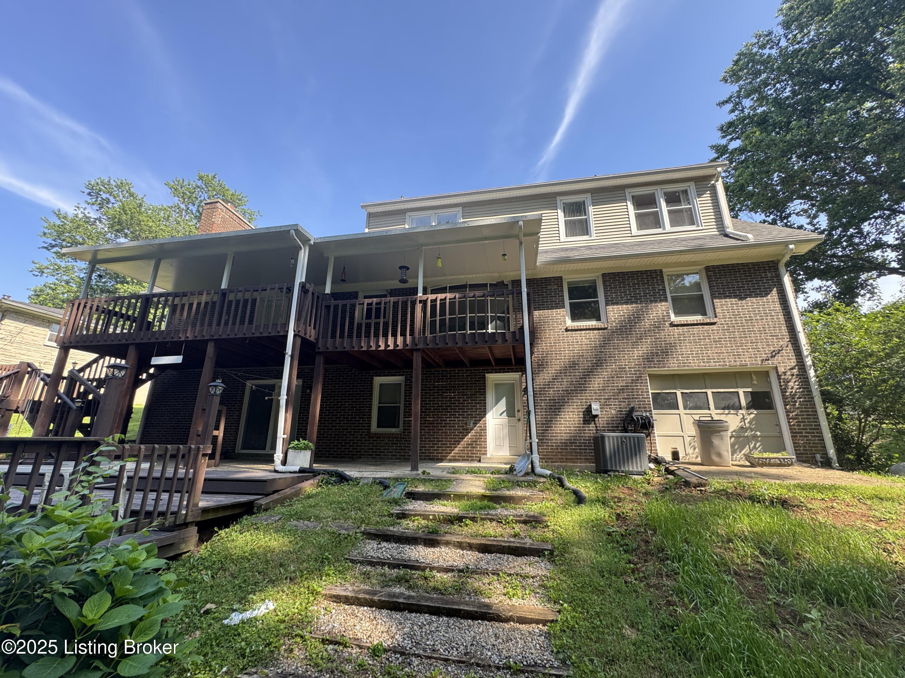 257 Topfield Rd