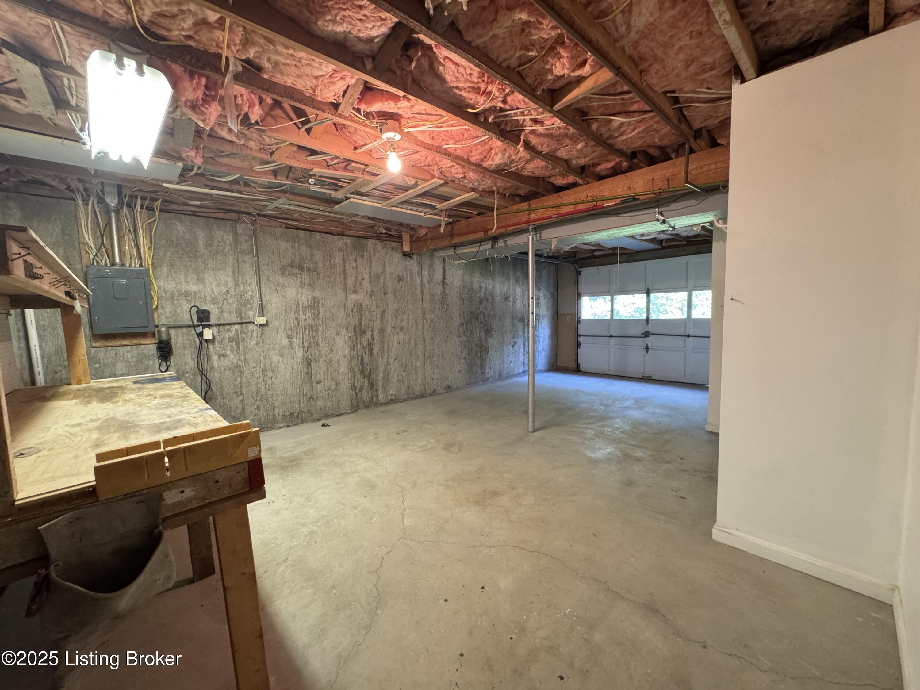 257 Topfield Rd