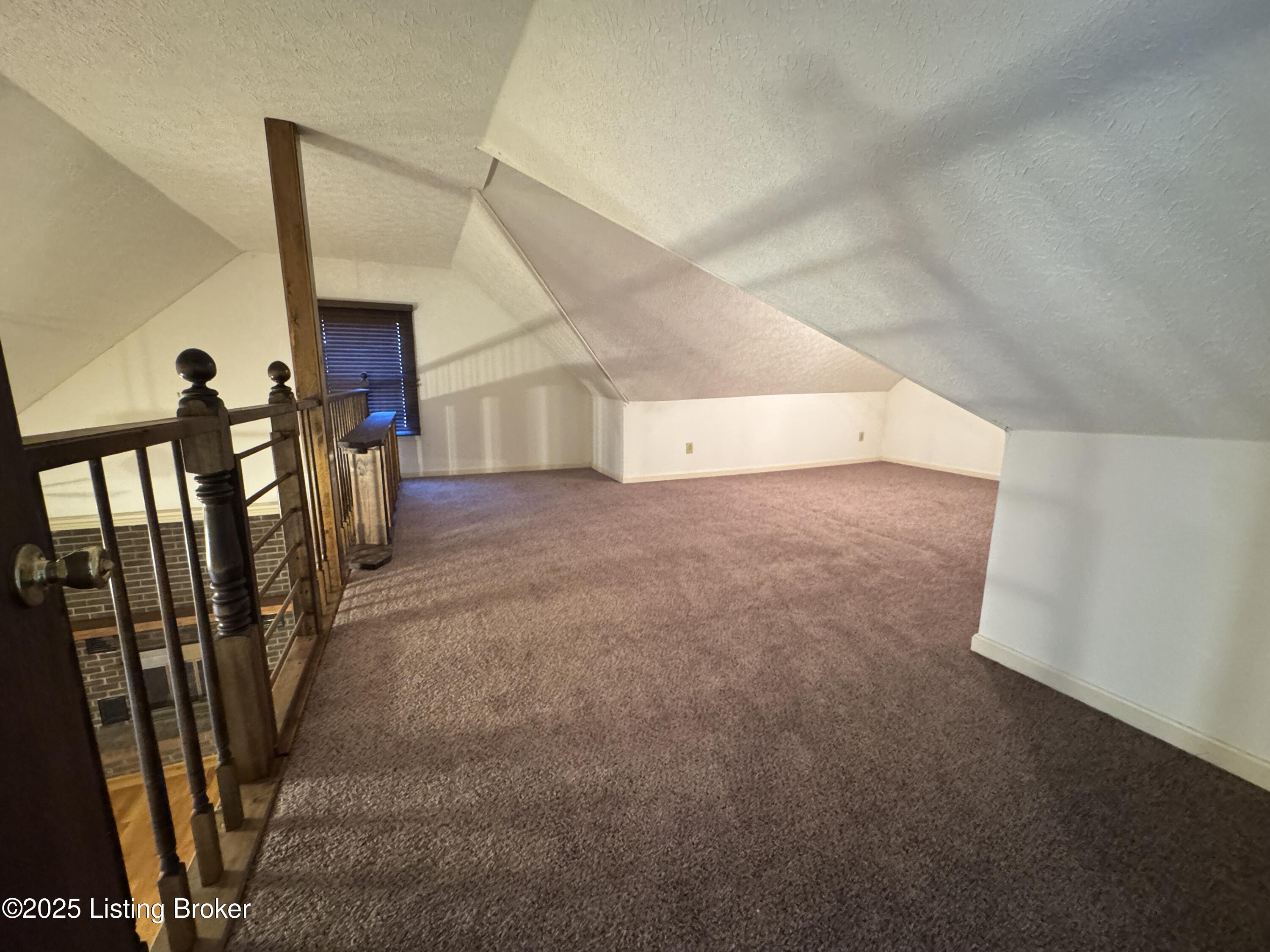 257 Topfield Rd