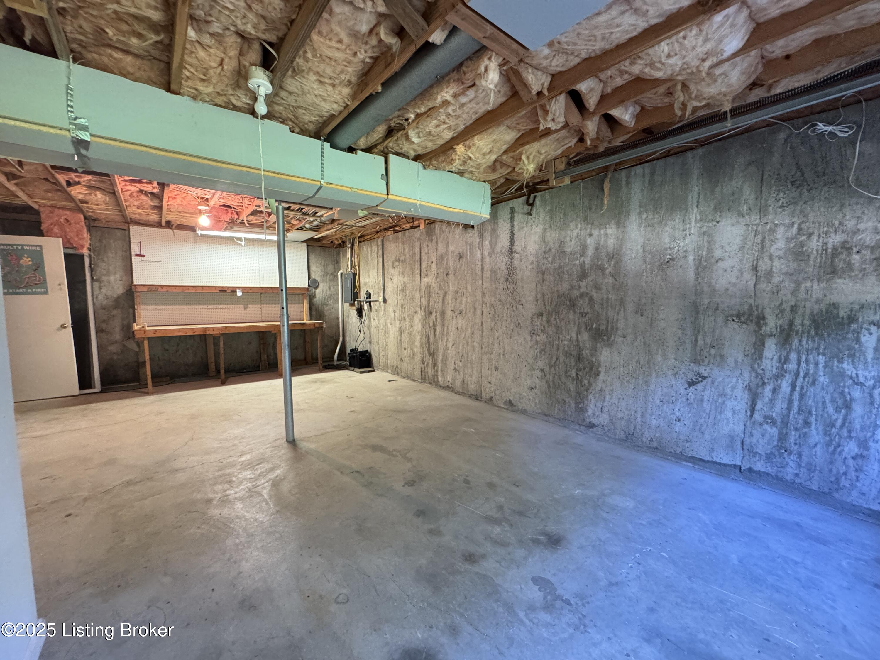 257 Topfield Rd