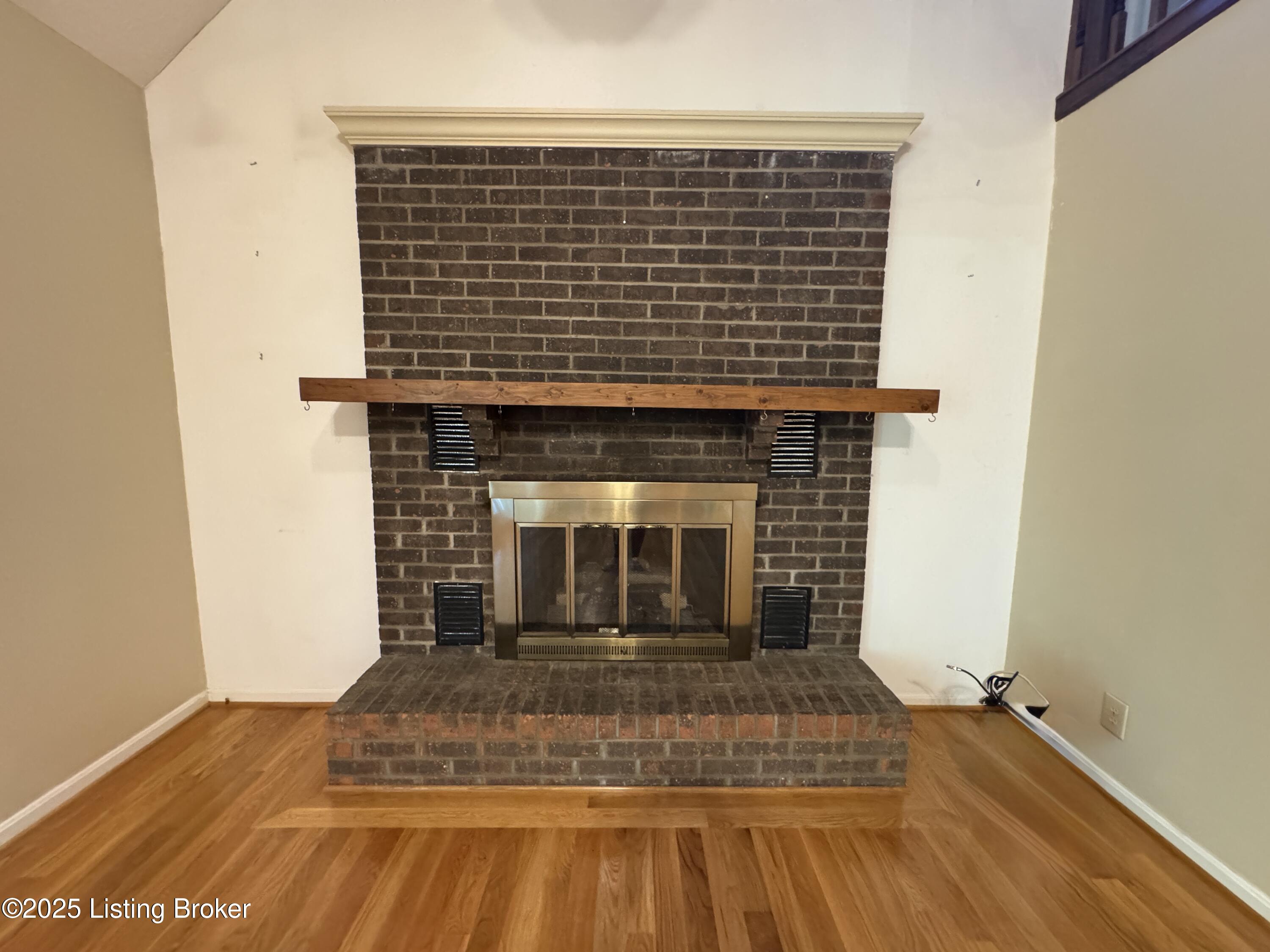 257 Topfield Rd