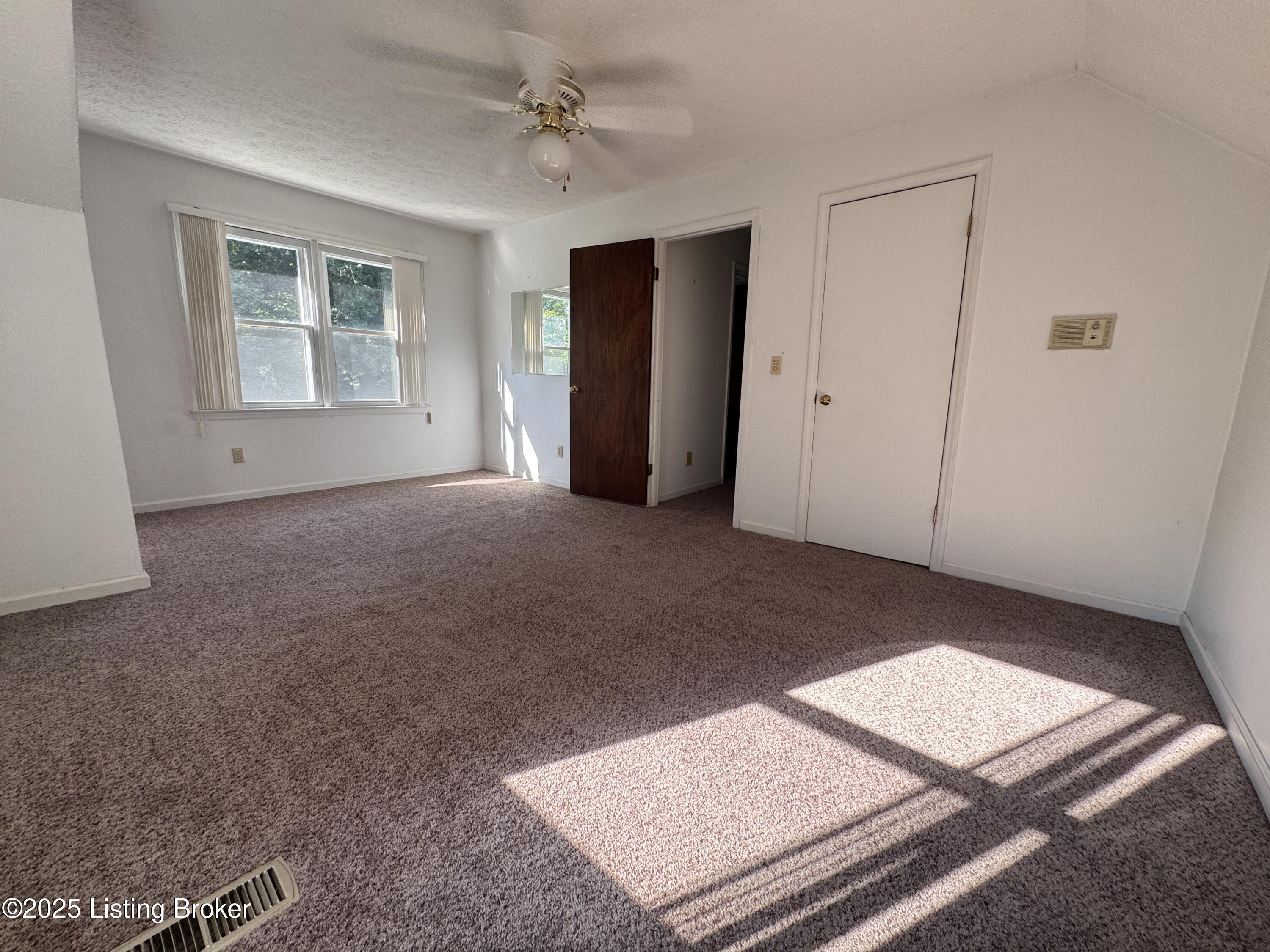 257 Topfield Rd