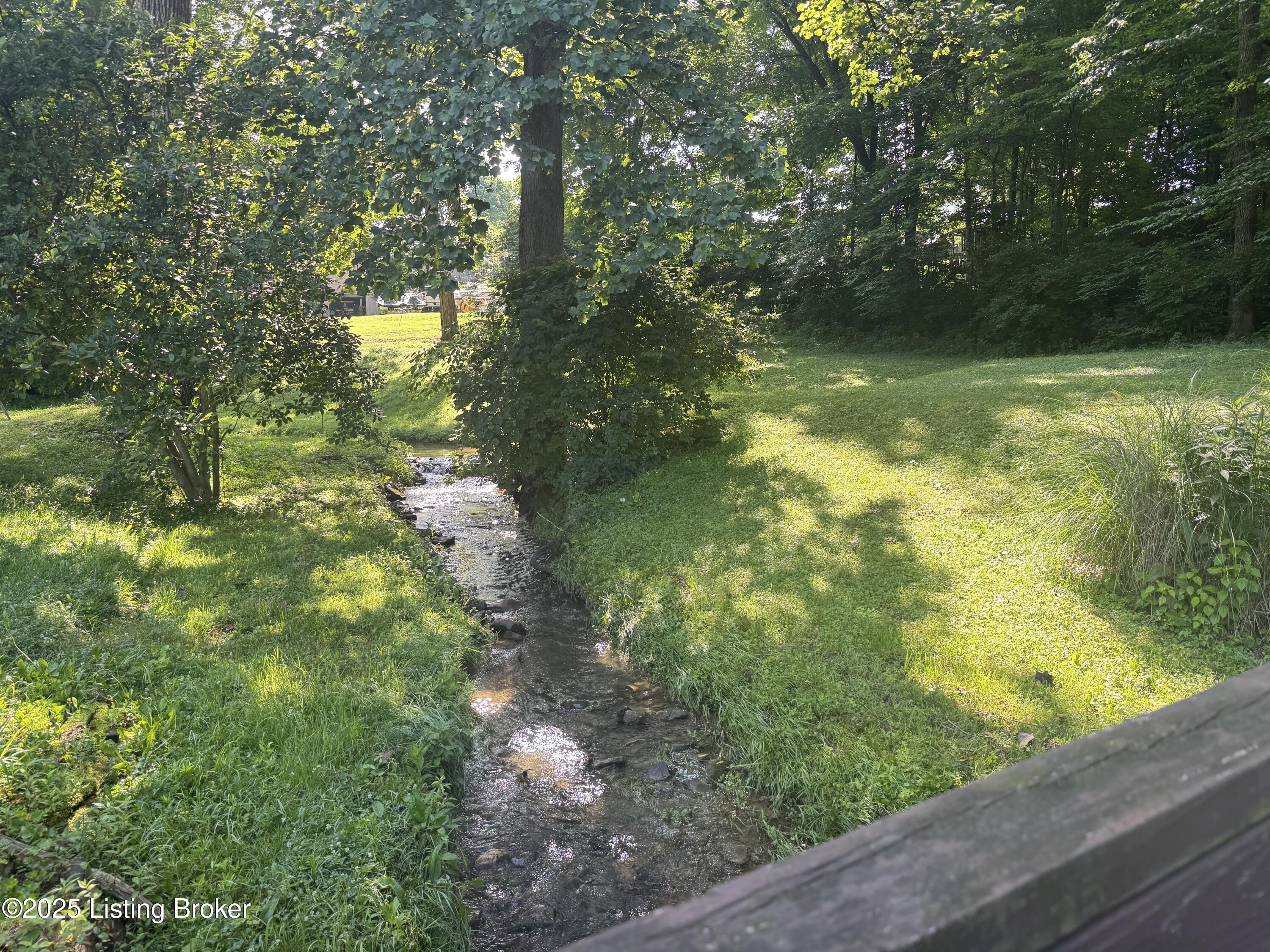 257 Topfield Rd