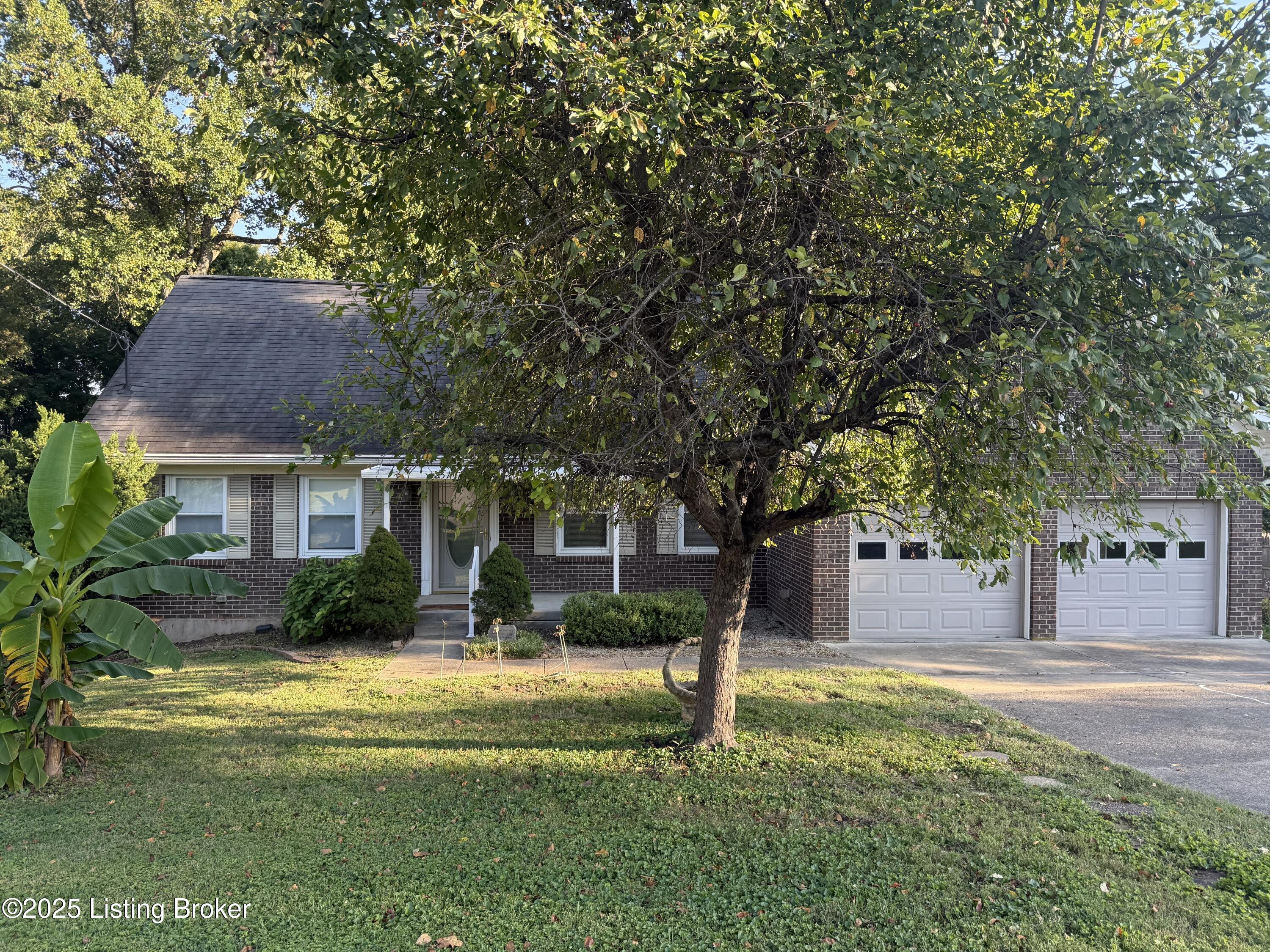 257 Topfield Rd