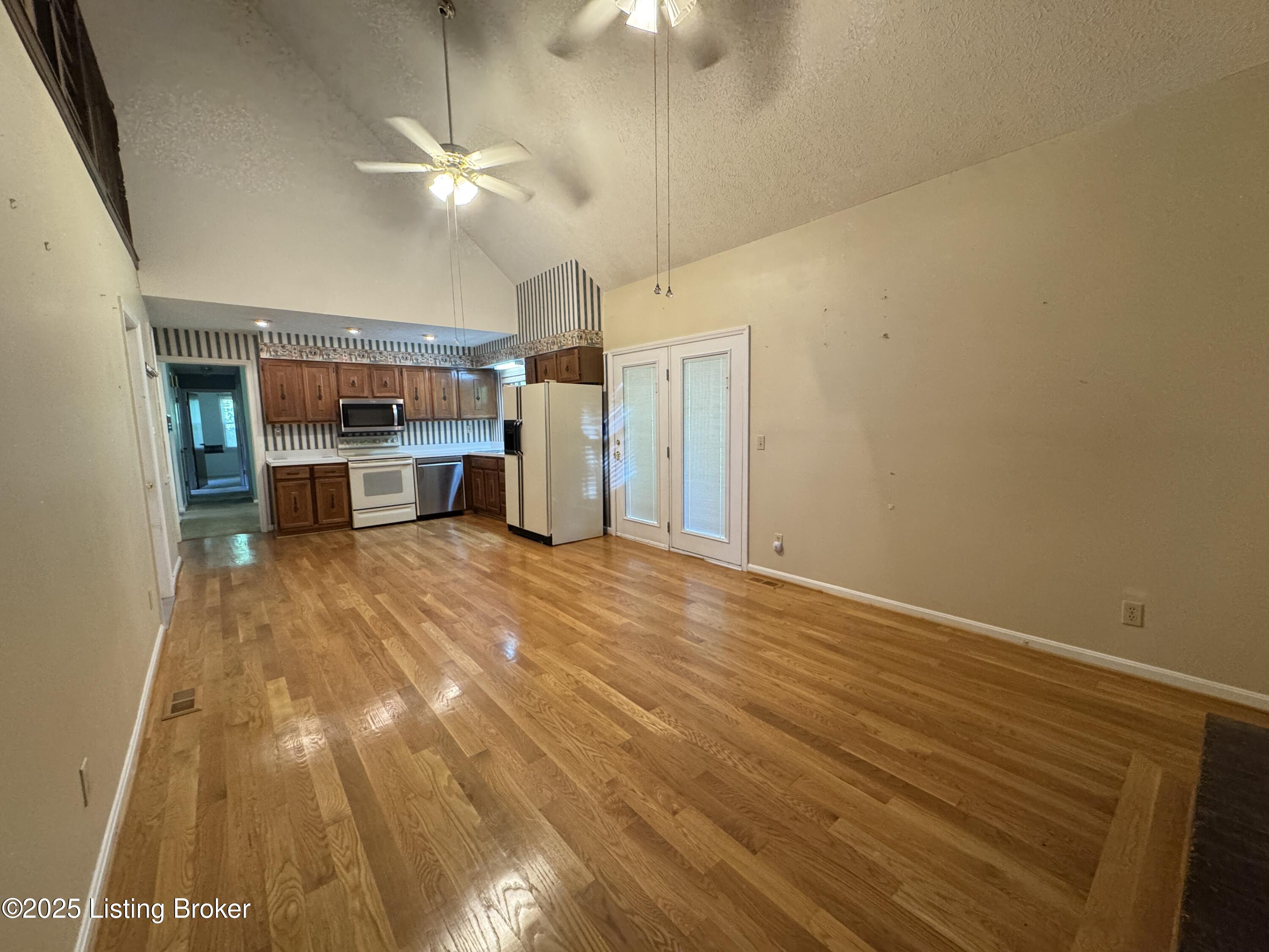 257 Topfield Rd