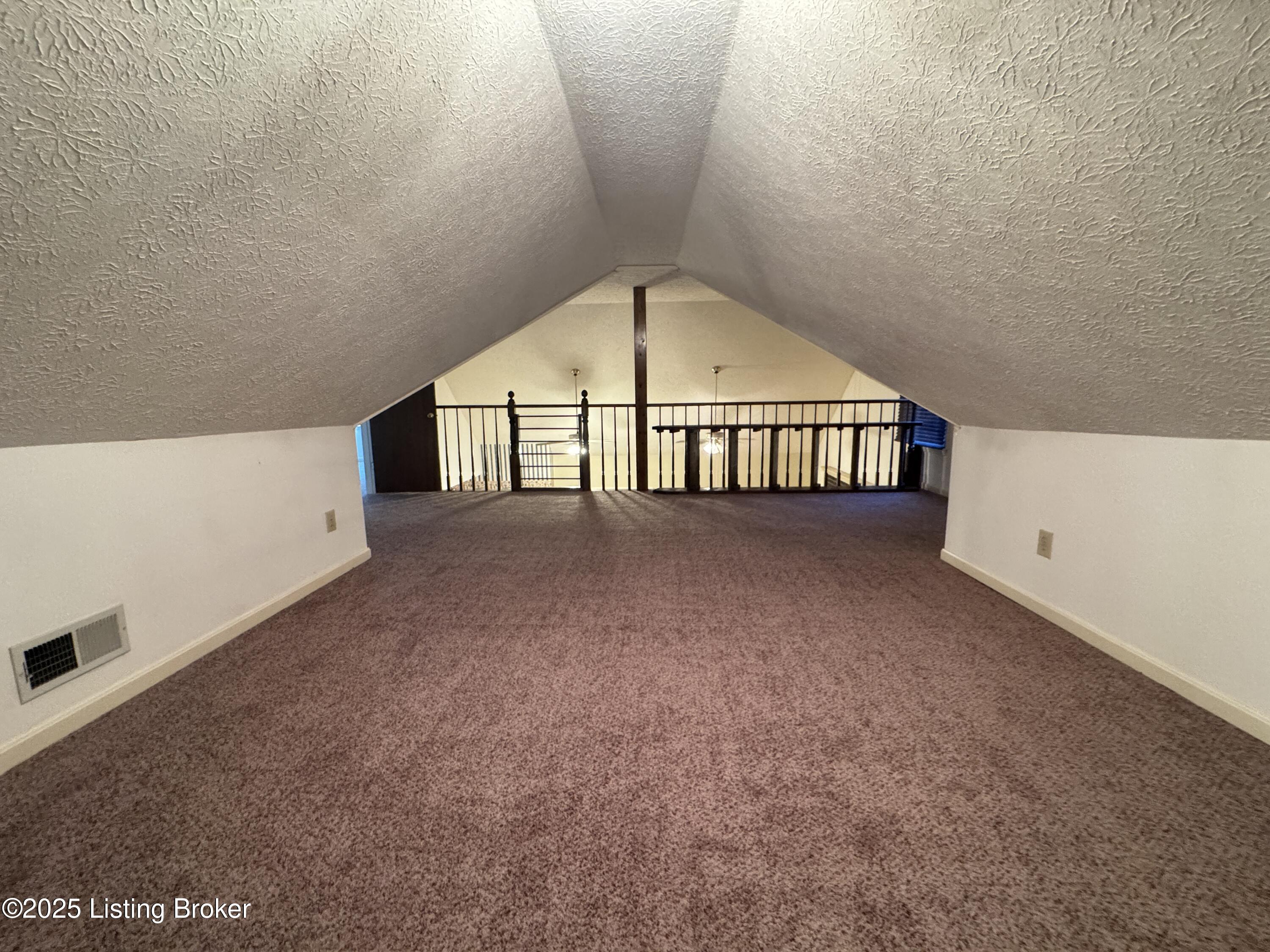 257 Topfield Rd