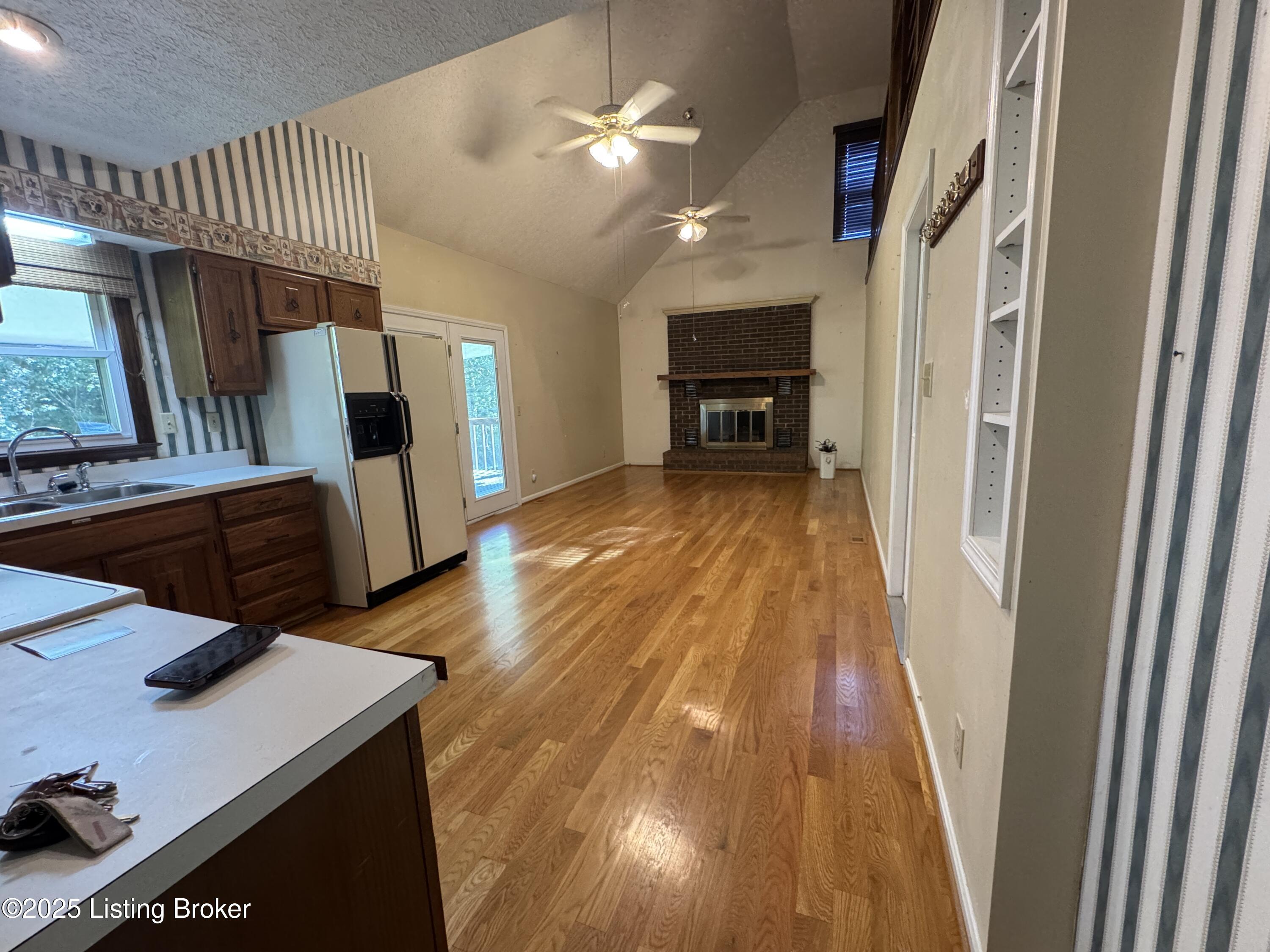 257 Topfield Rd
