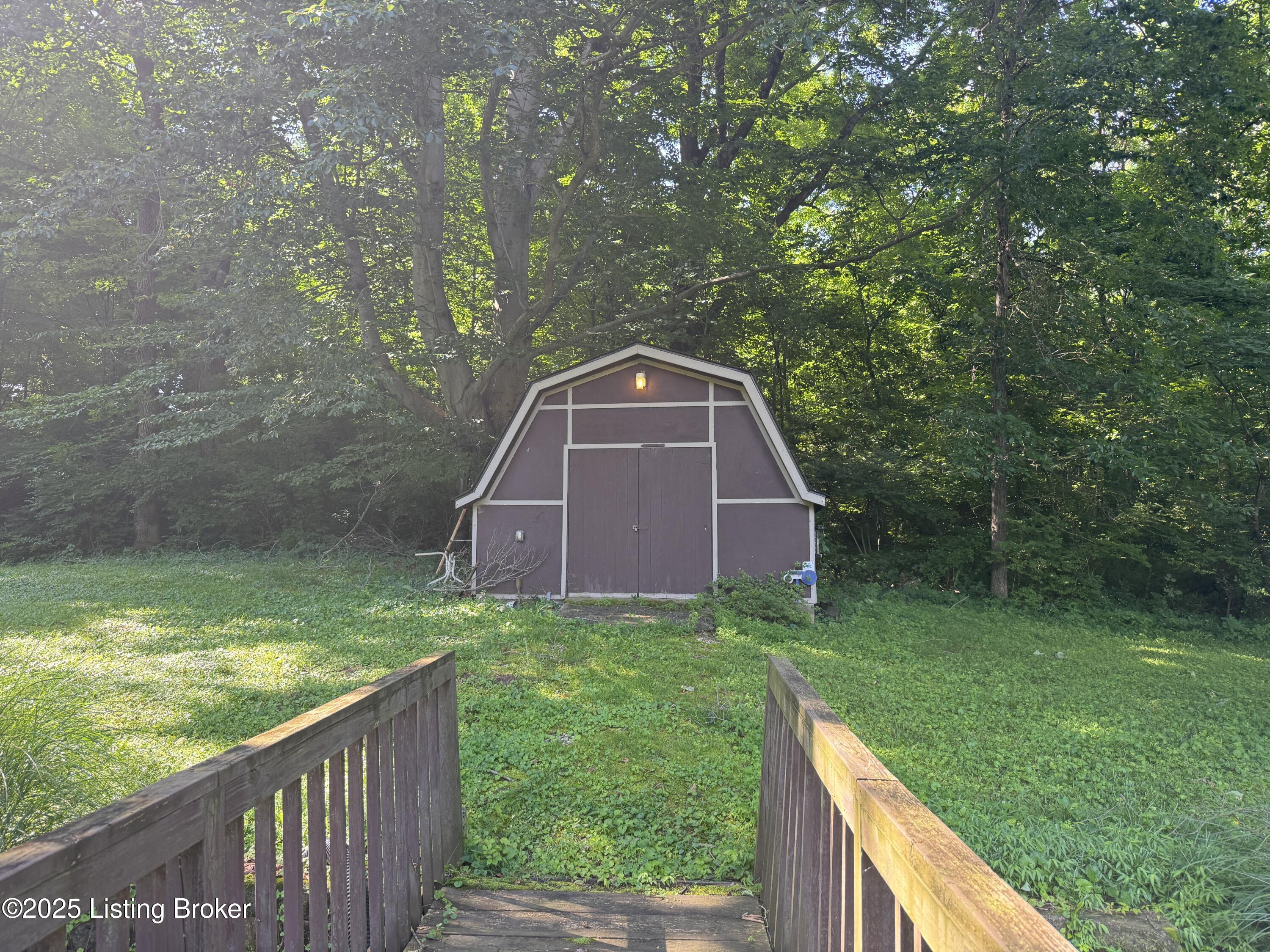 257 Topfield Rd