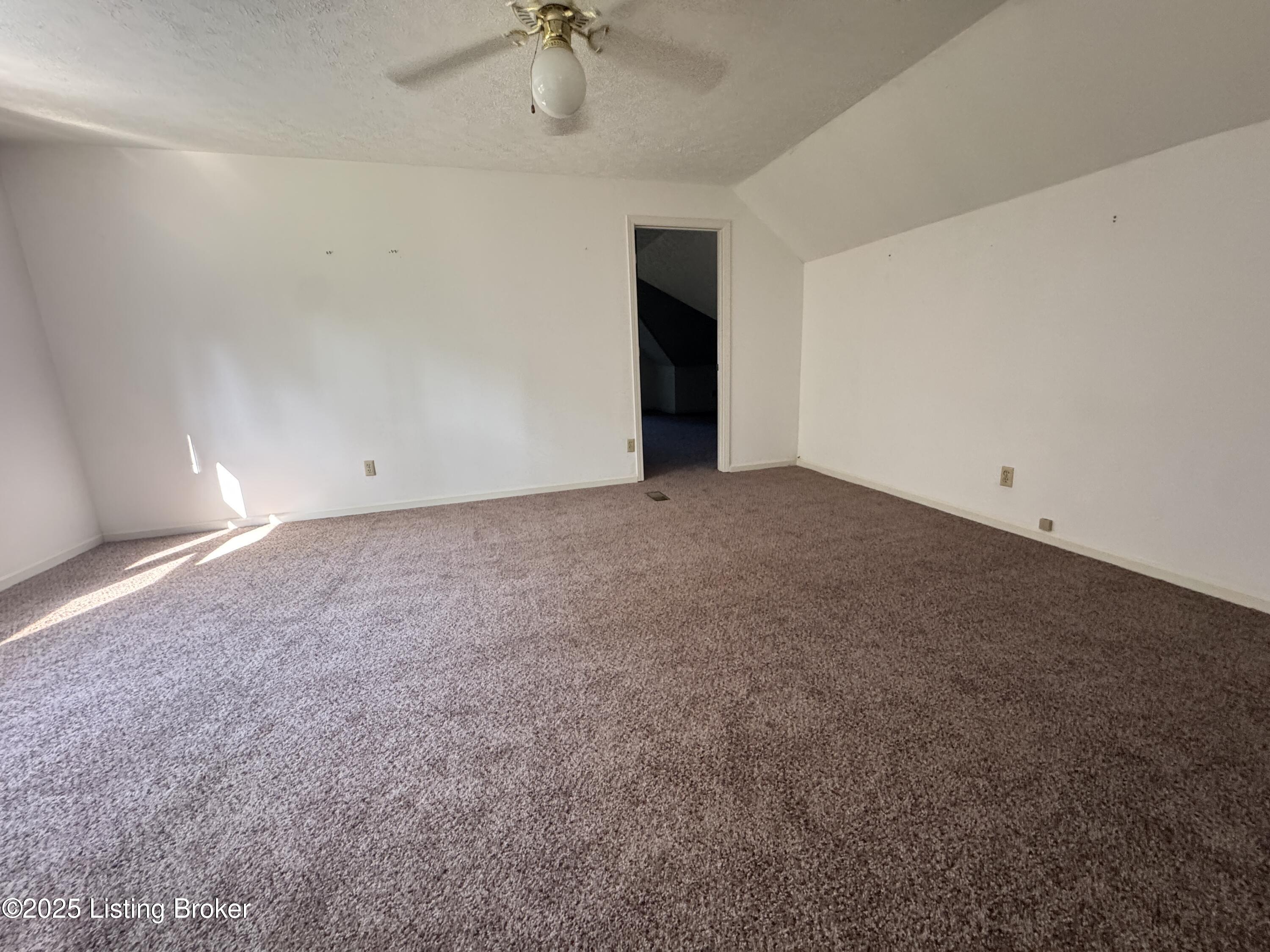 257 Topfield Rd