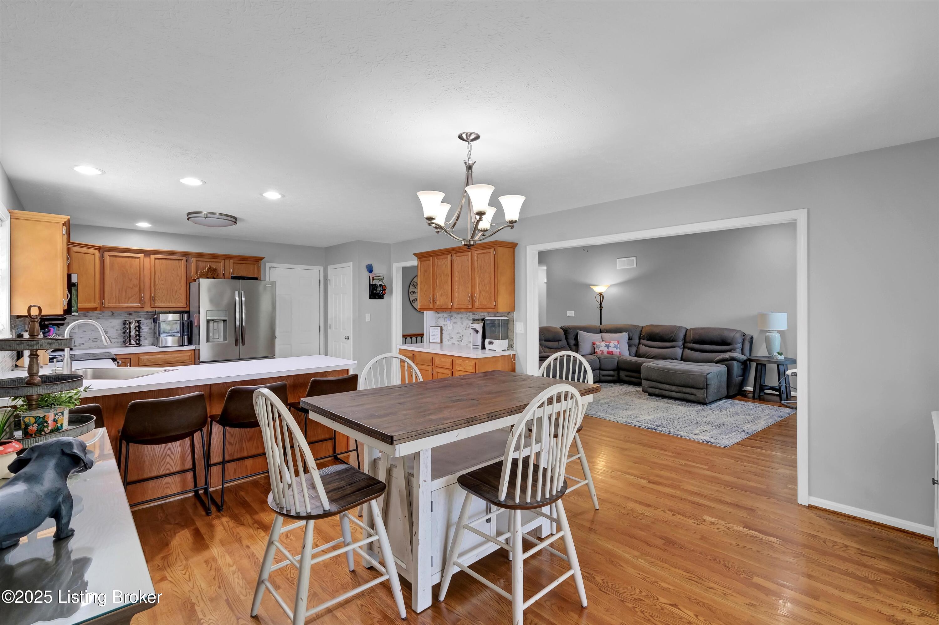 624 Circle Valley Dr