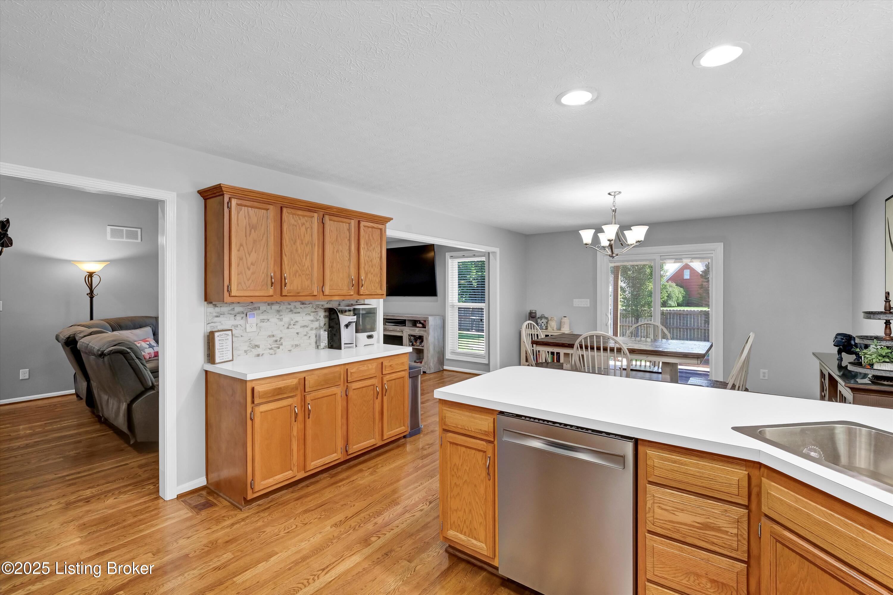 624 Circle Valley Dr
